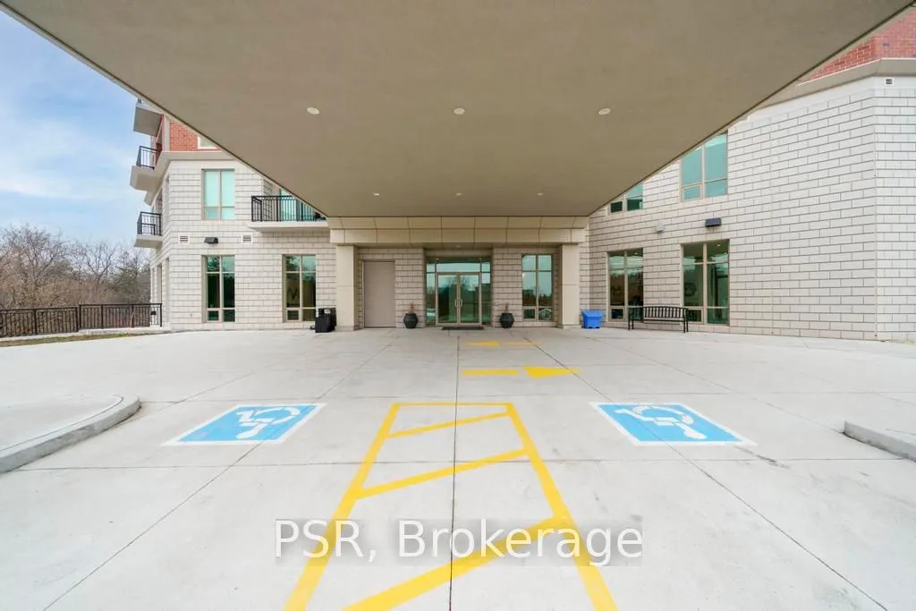 2750 King Street E, #215
