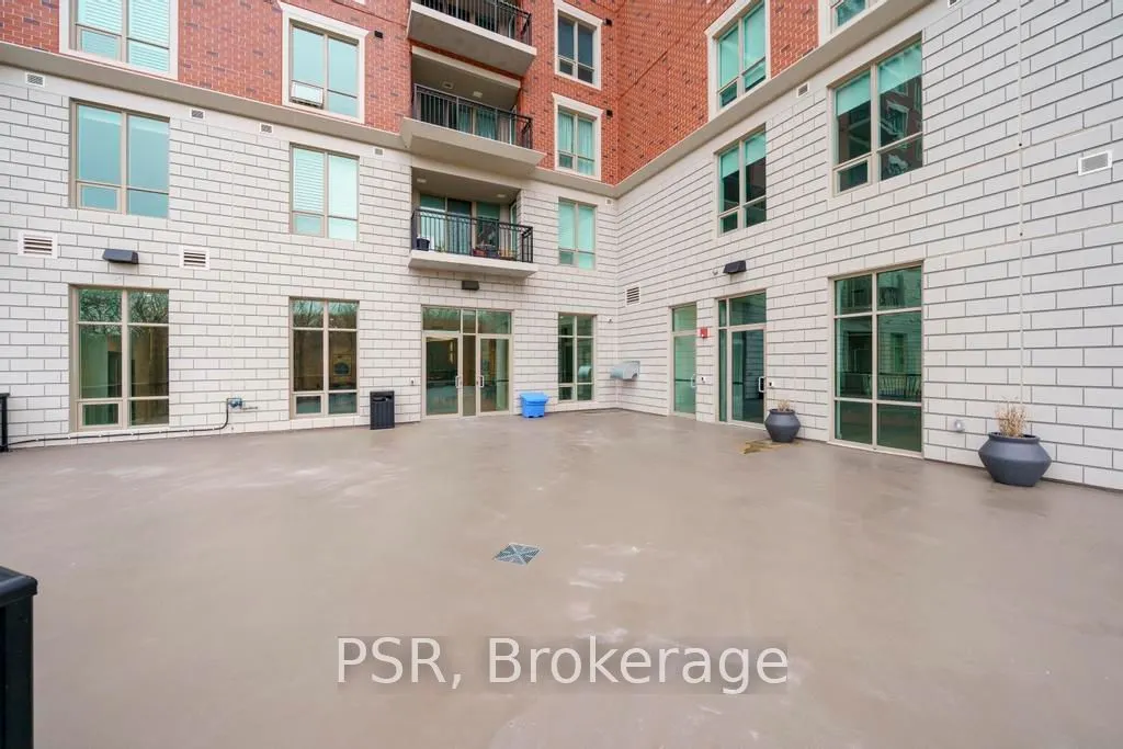 2750 King Street E, #215