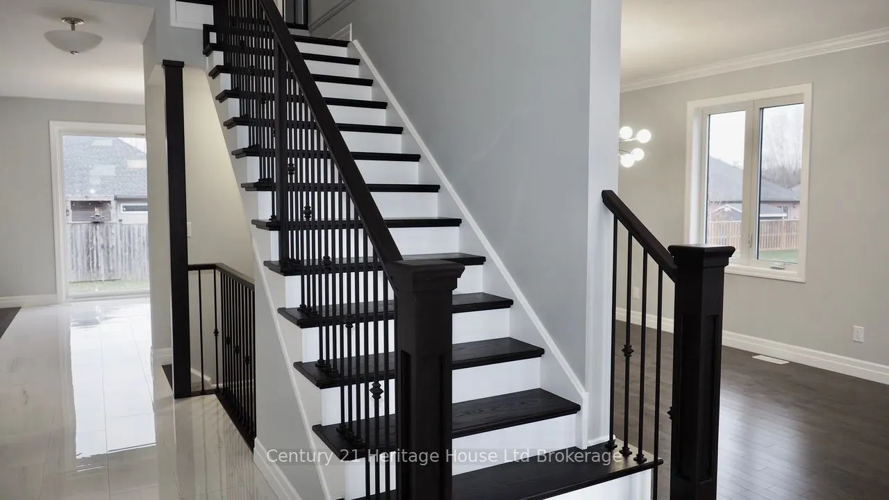 12 SYCAMORE Drive
