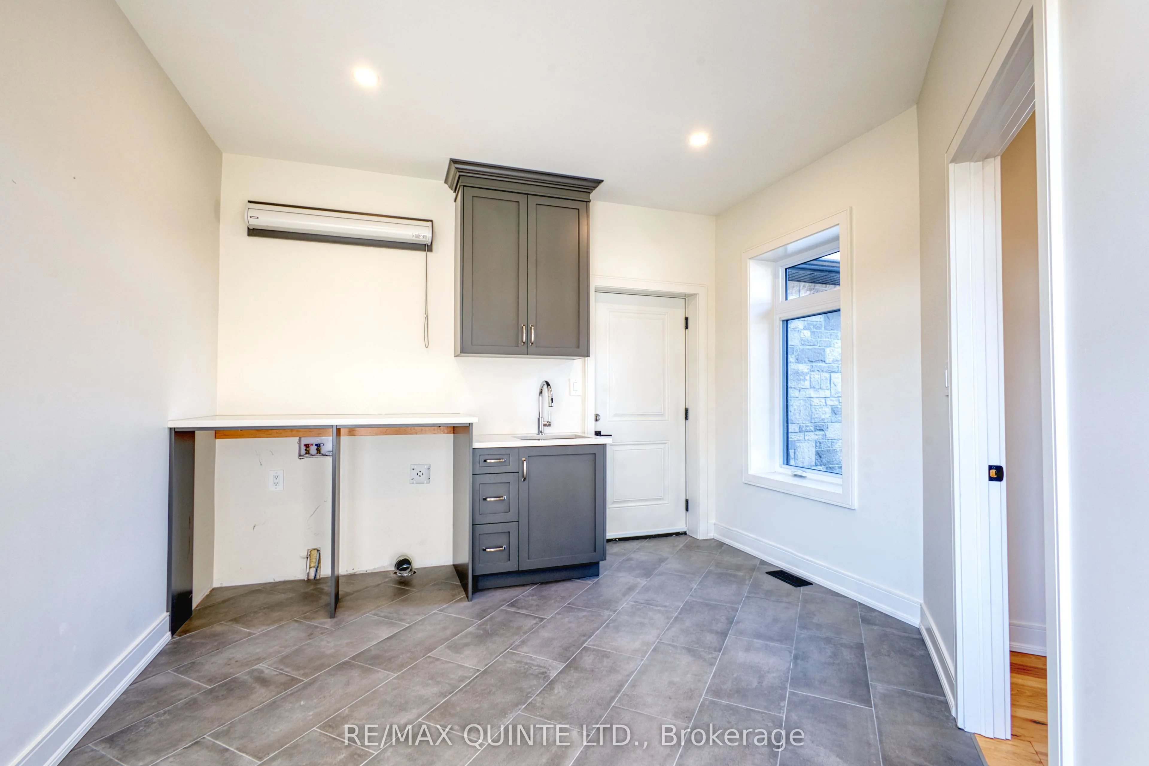 76 Navigation Drive