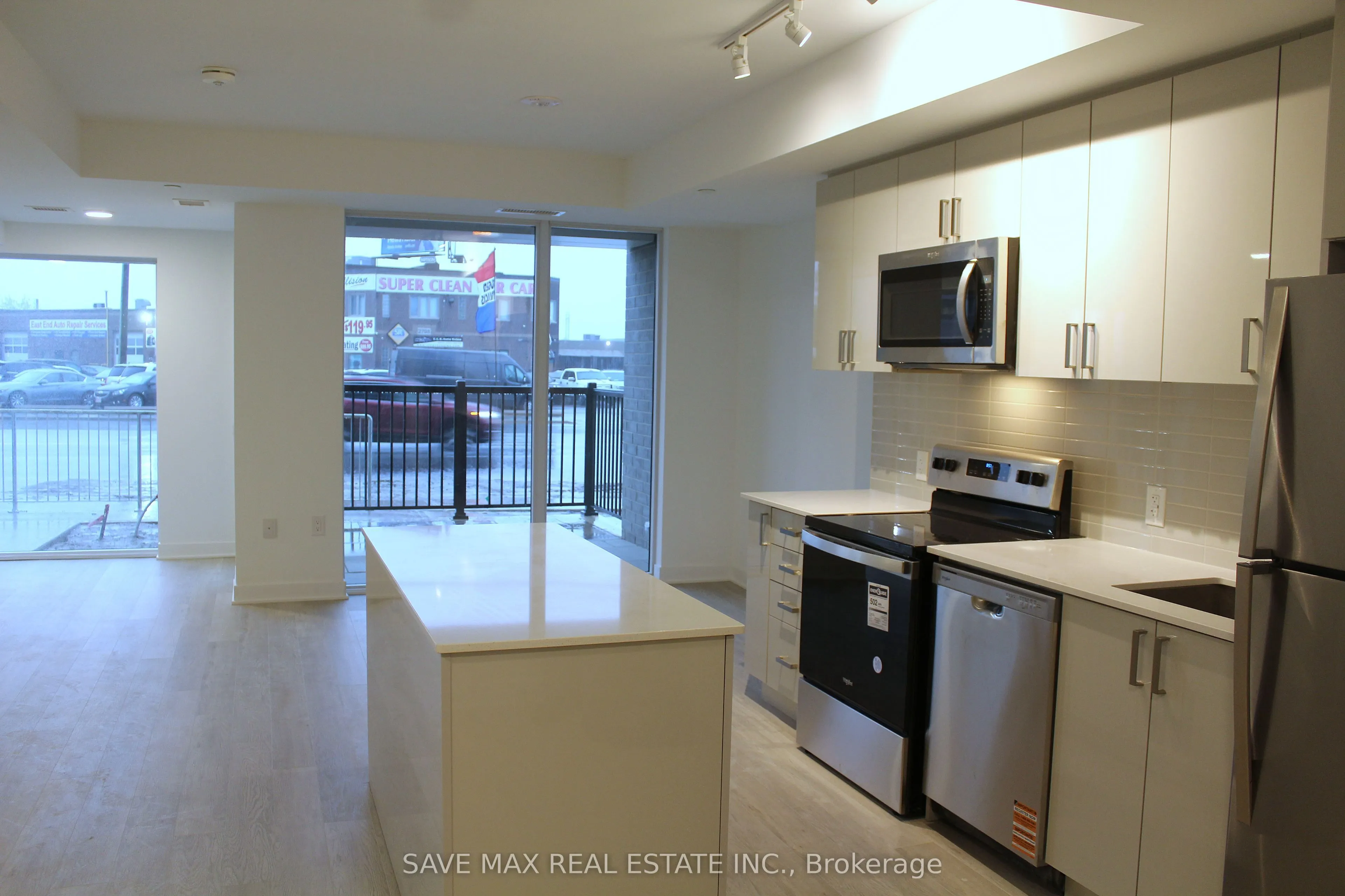 2782 Barton Street E, #107