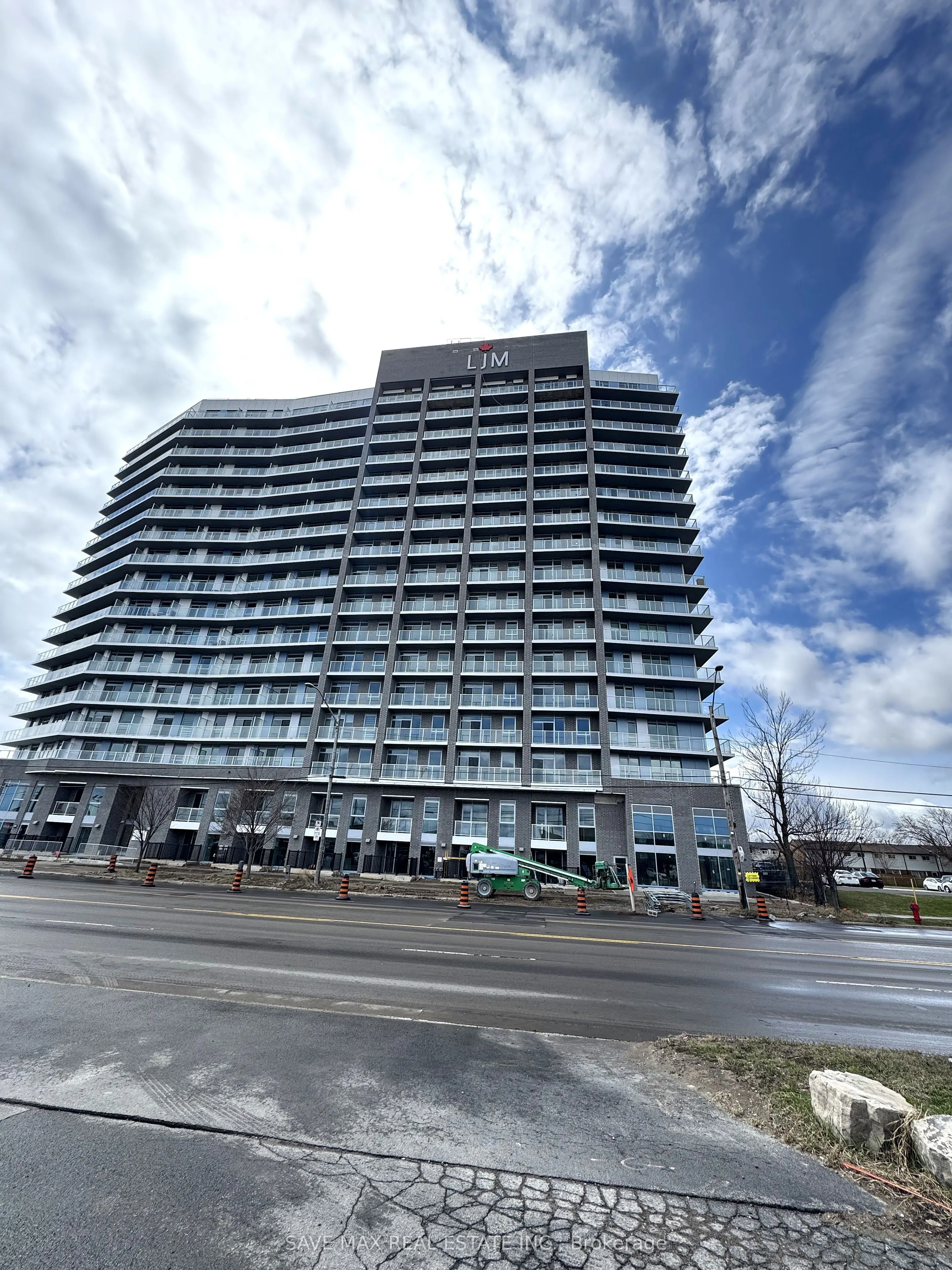 2782 Barton Street E, #107