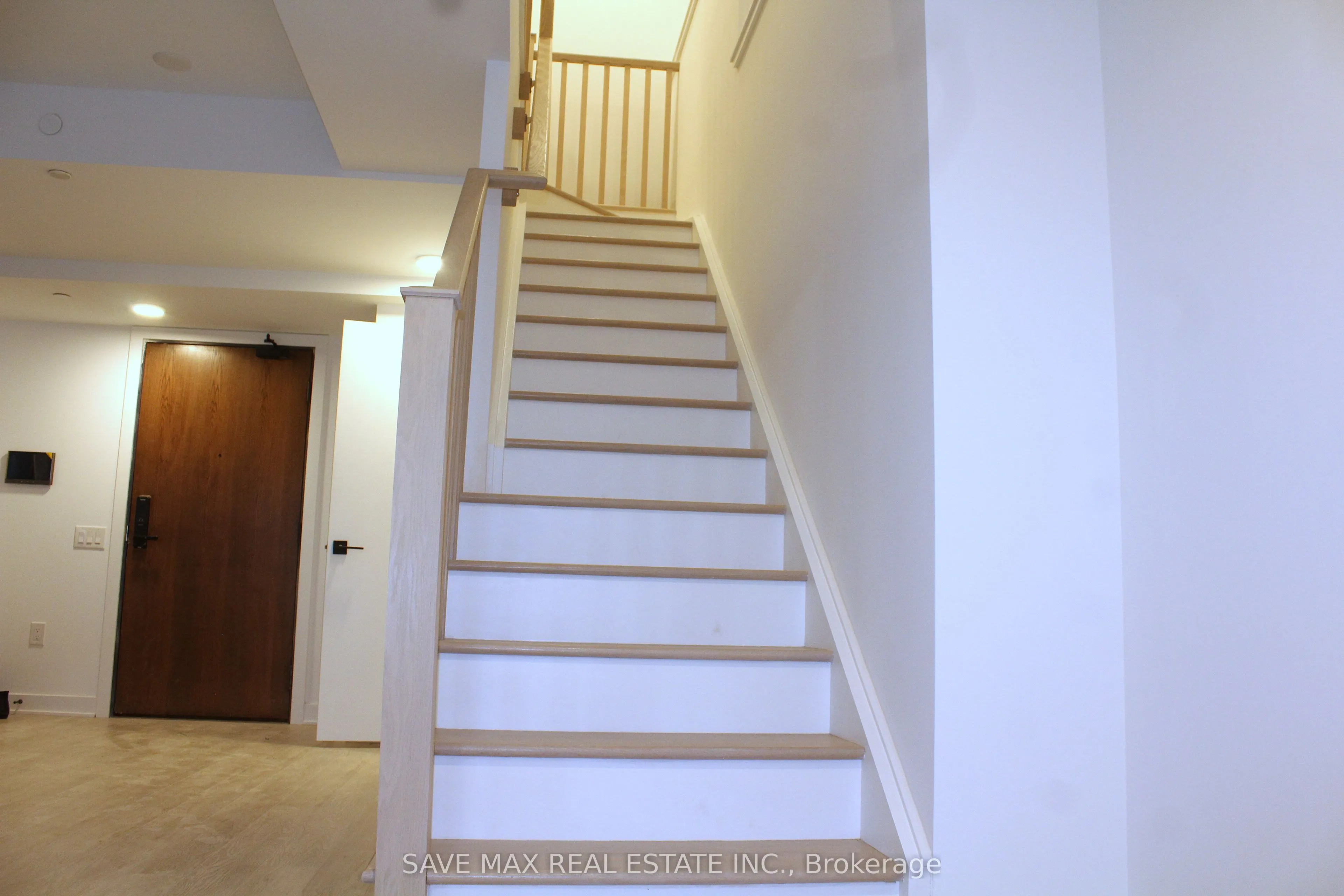 2782 Barton Street E, #107