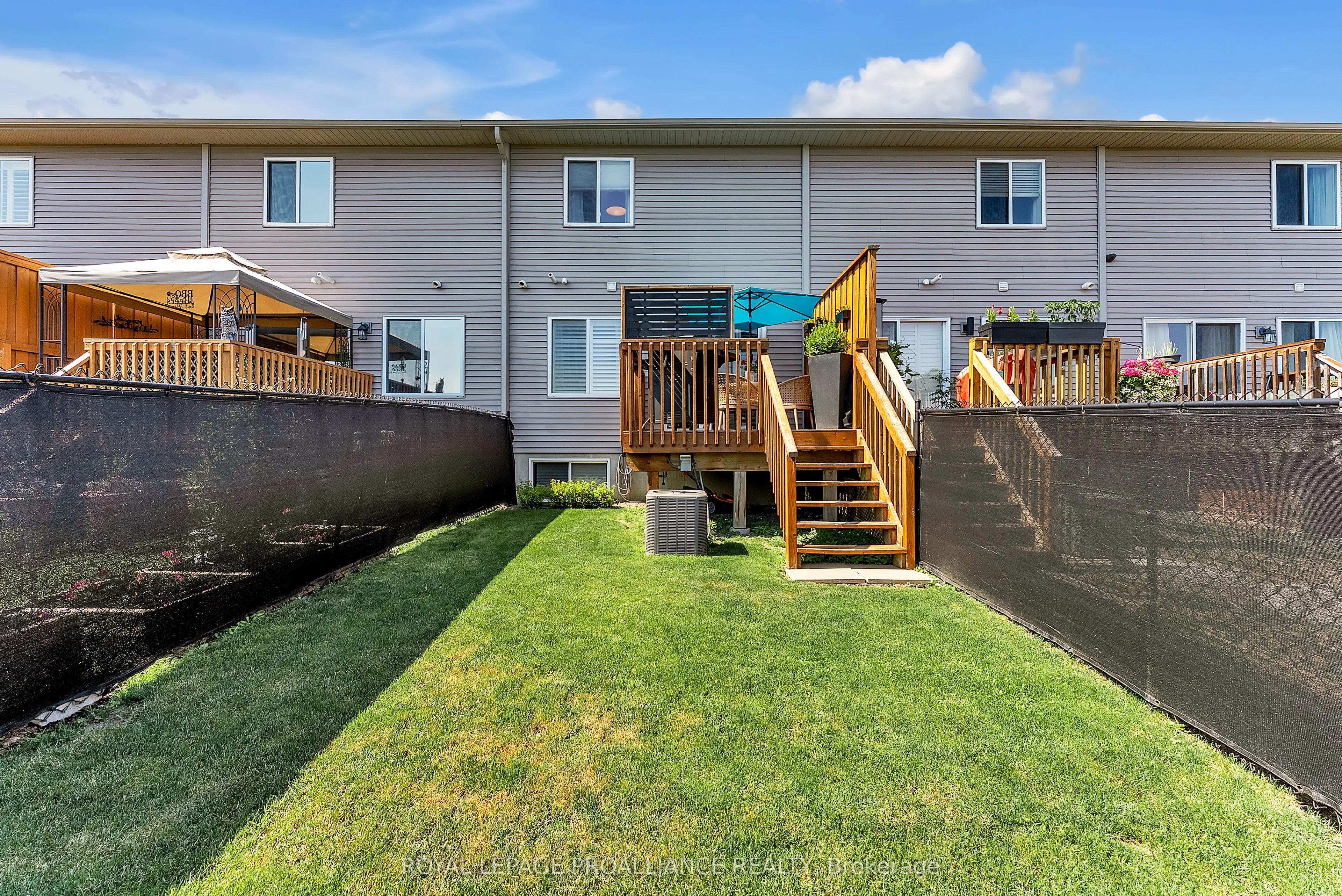 27 Ridgeway Place