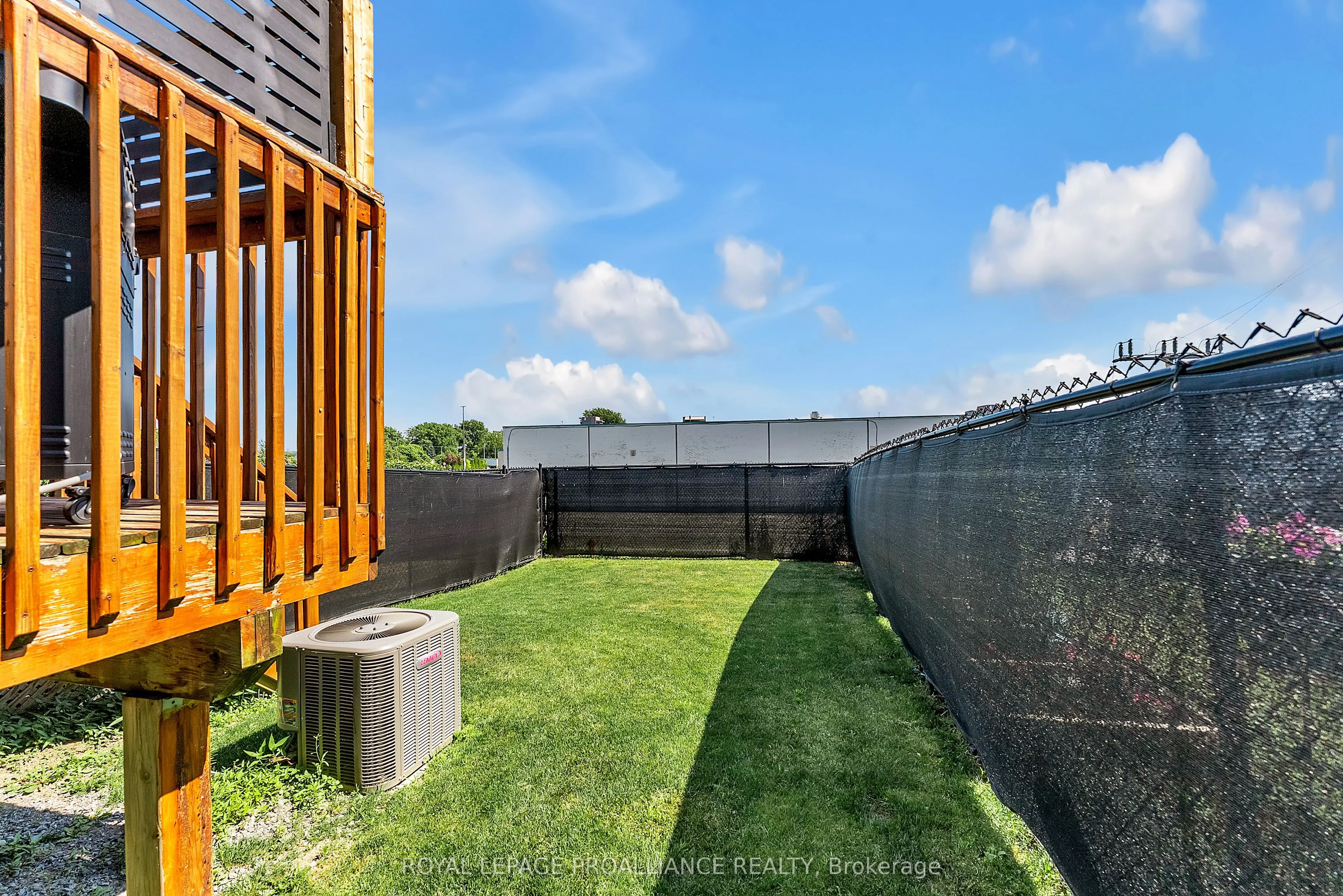 27 Ridgeway Place