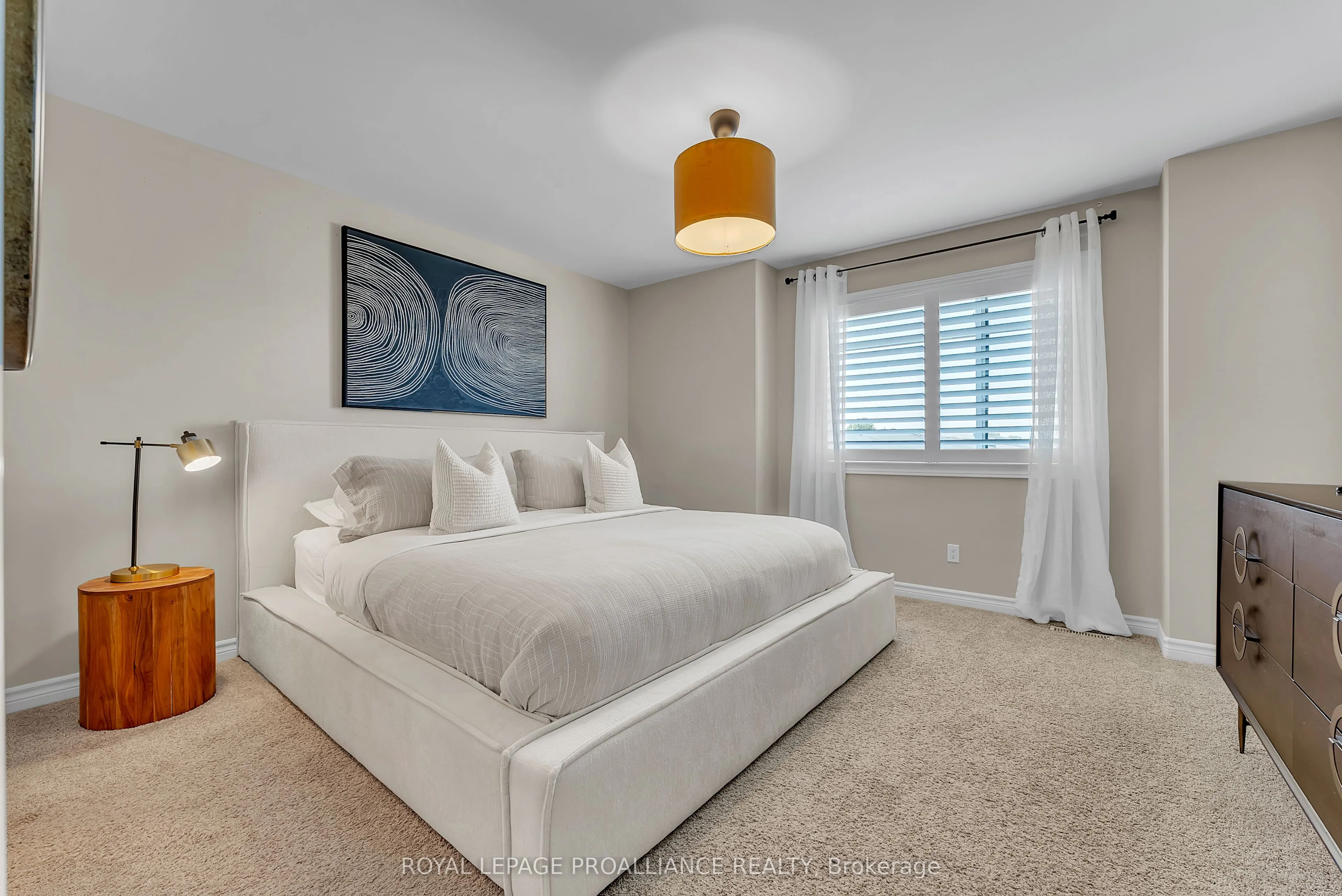 27 Ridgeway Place