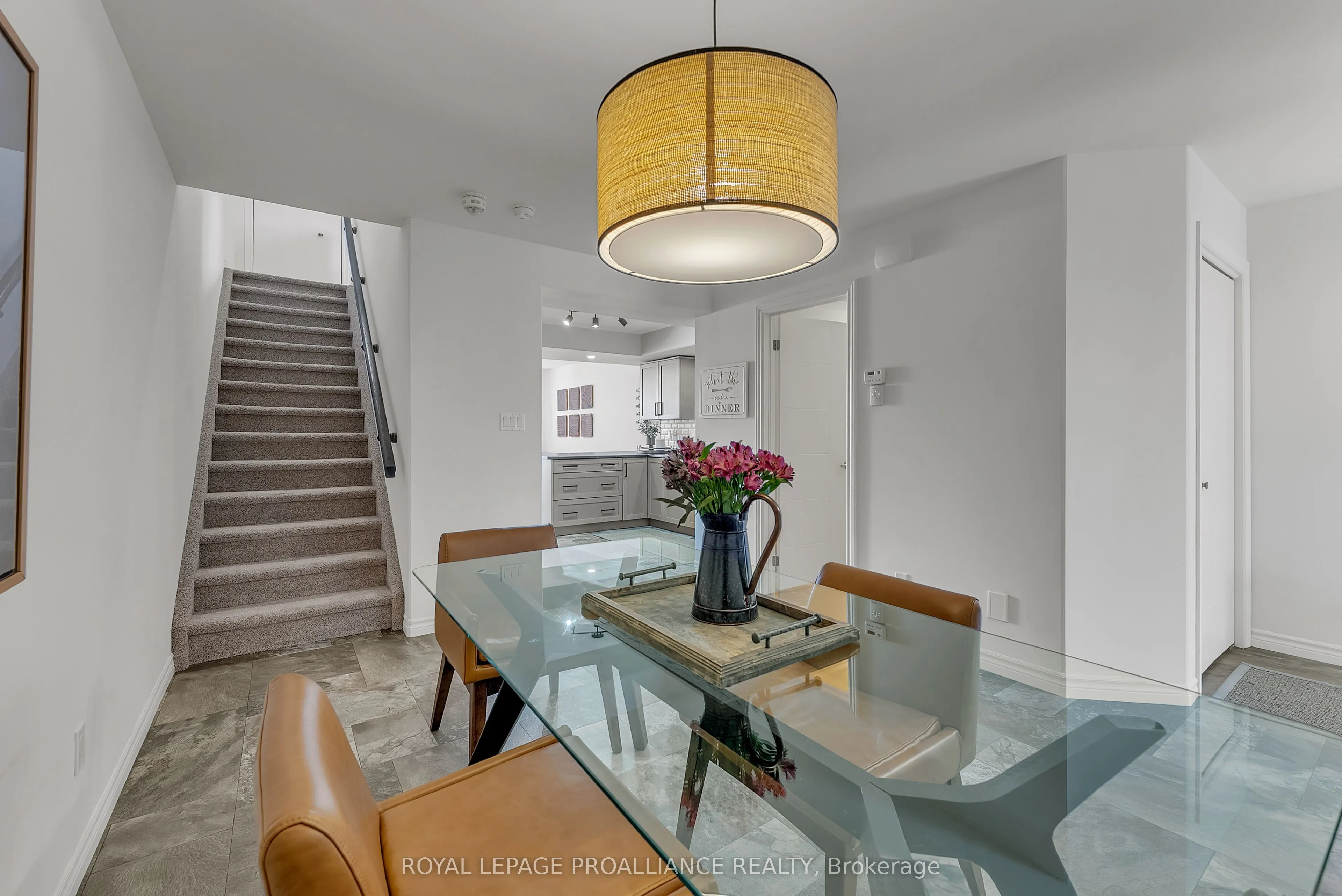 27 Ridgeway Place