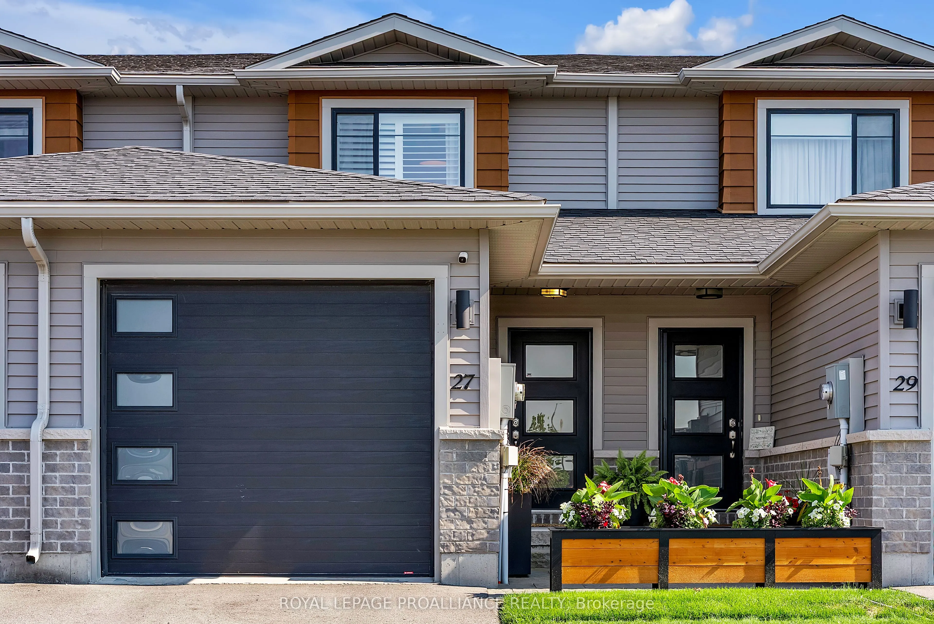 27 Ridgeway Place