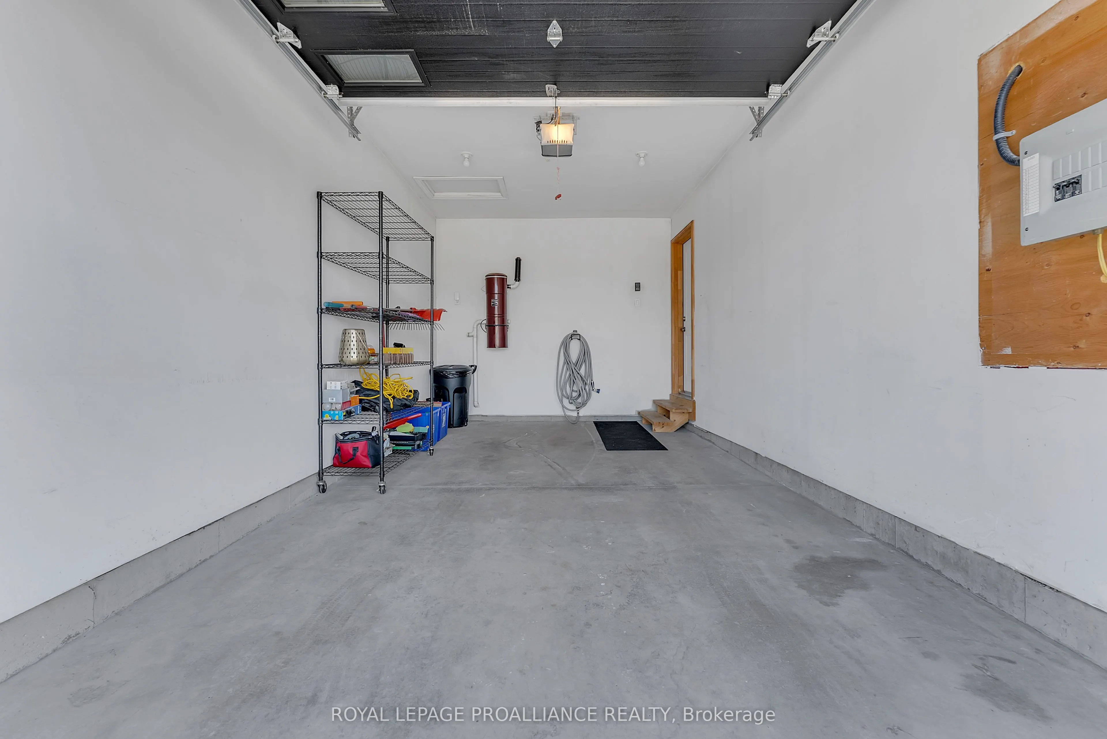 27 Ridgeway Place