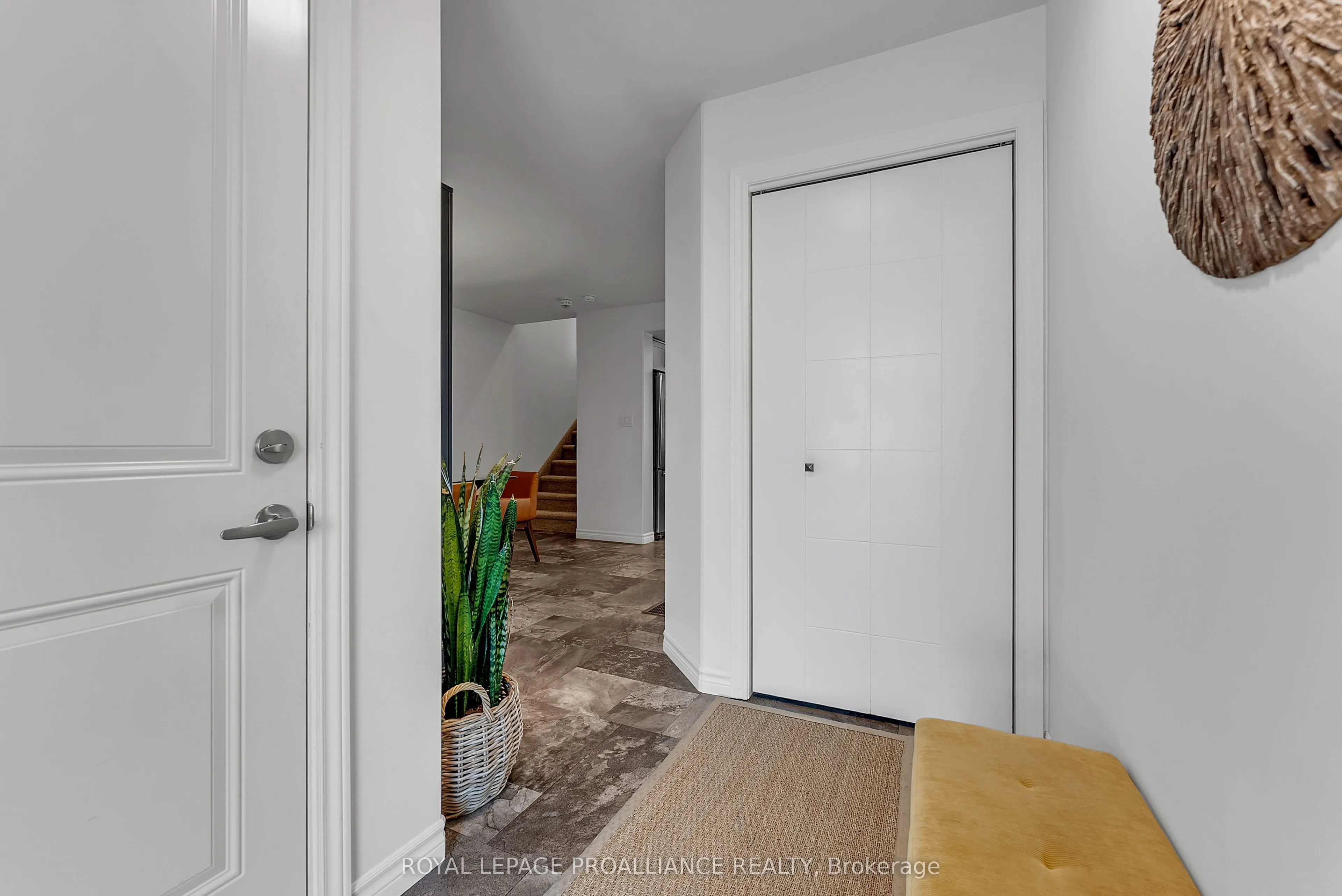 27 Ridgeway Place