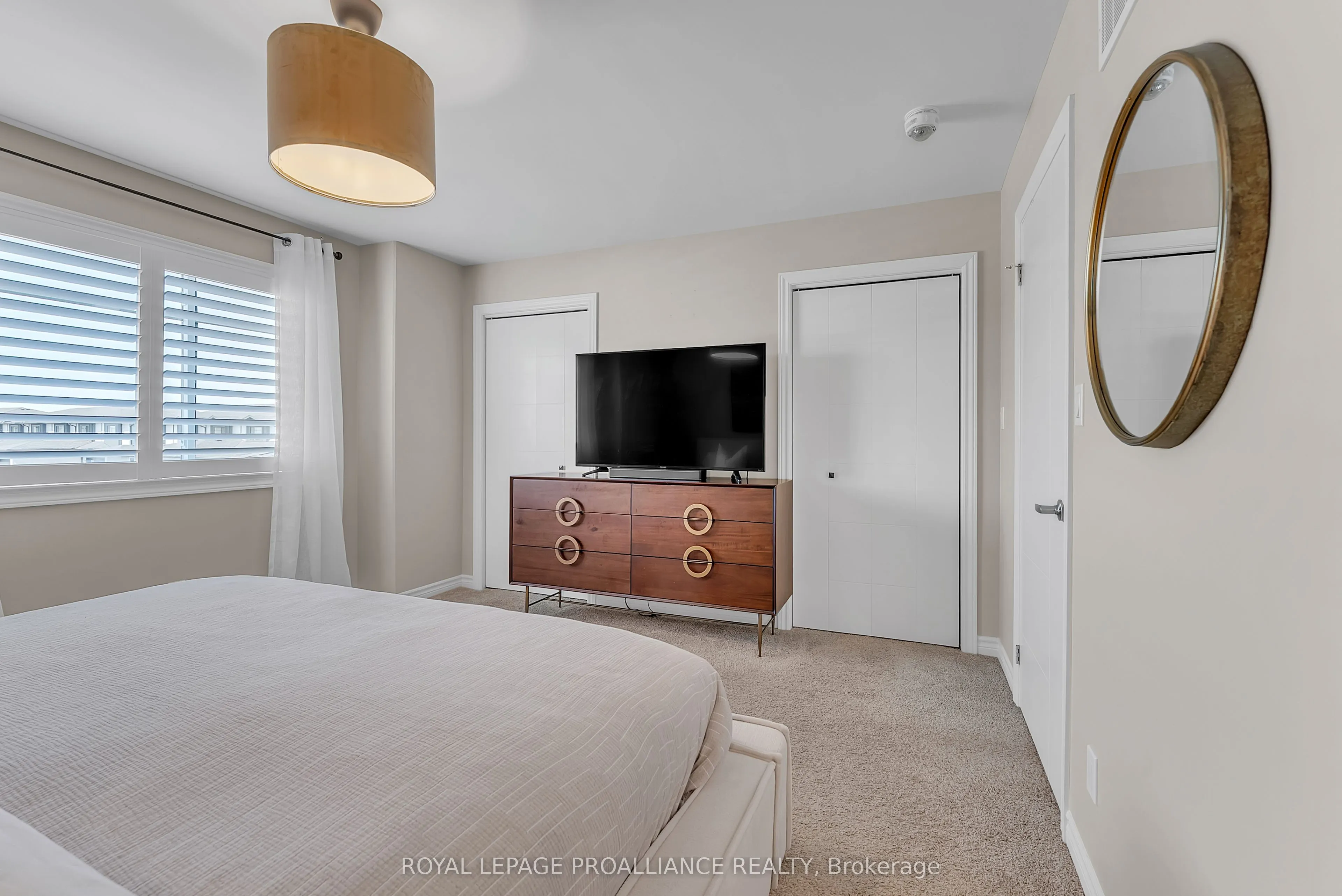 27 Ridgeway Place