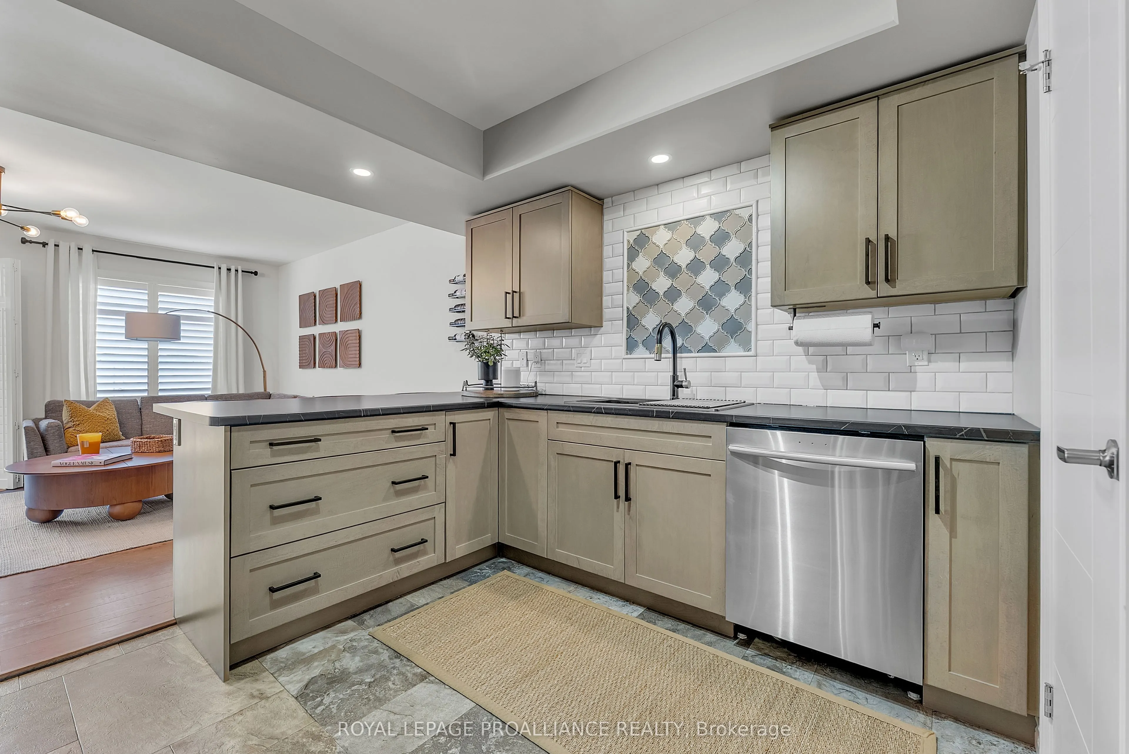 27 Ridgeway Place