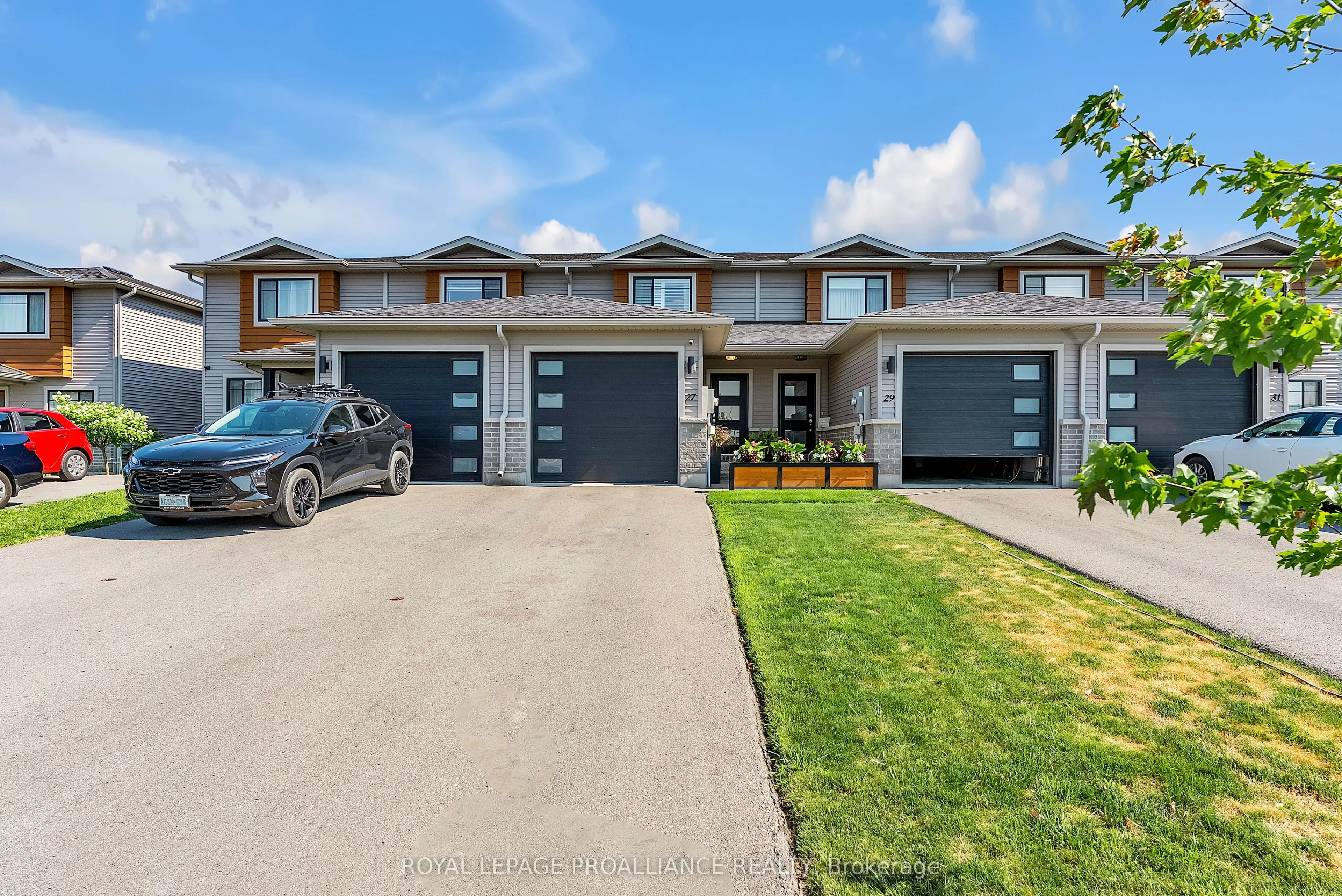 27 Ridgeway Place