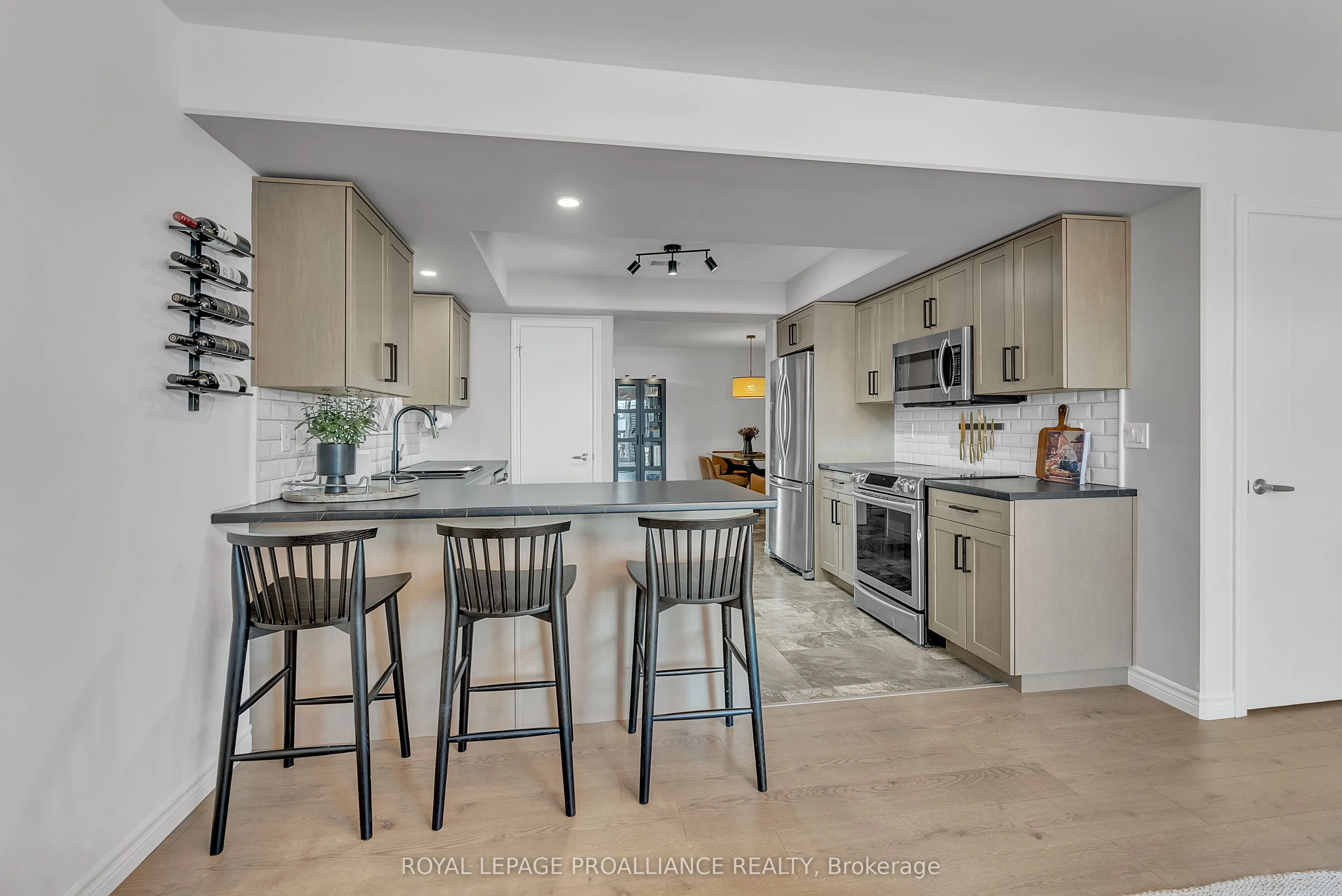 27 Ridgeway Place