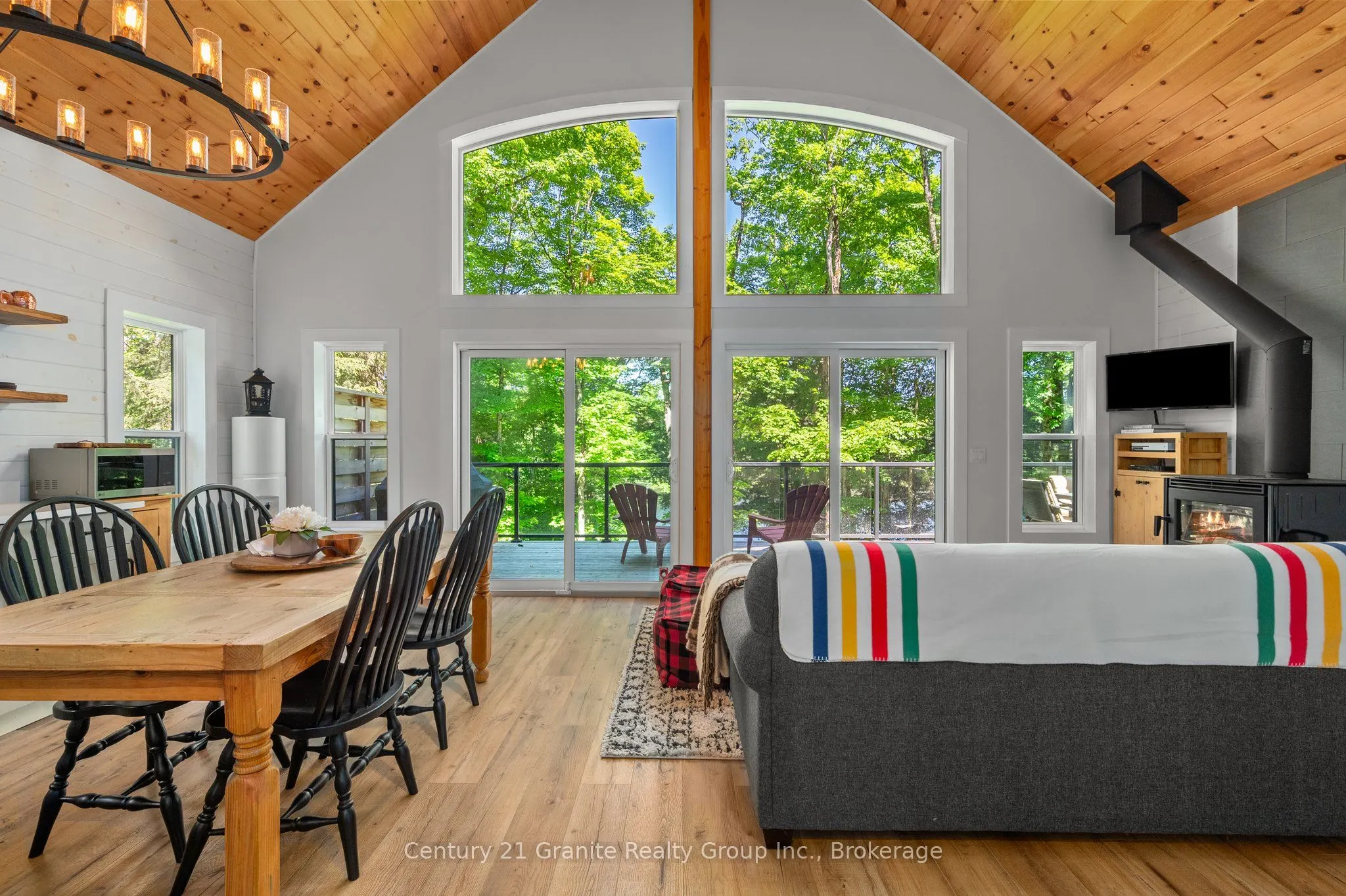 1577 RUGGED Lane