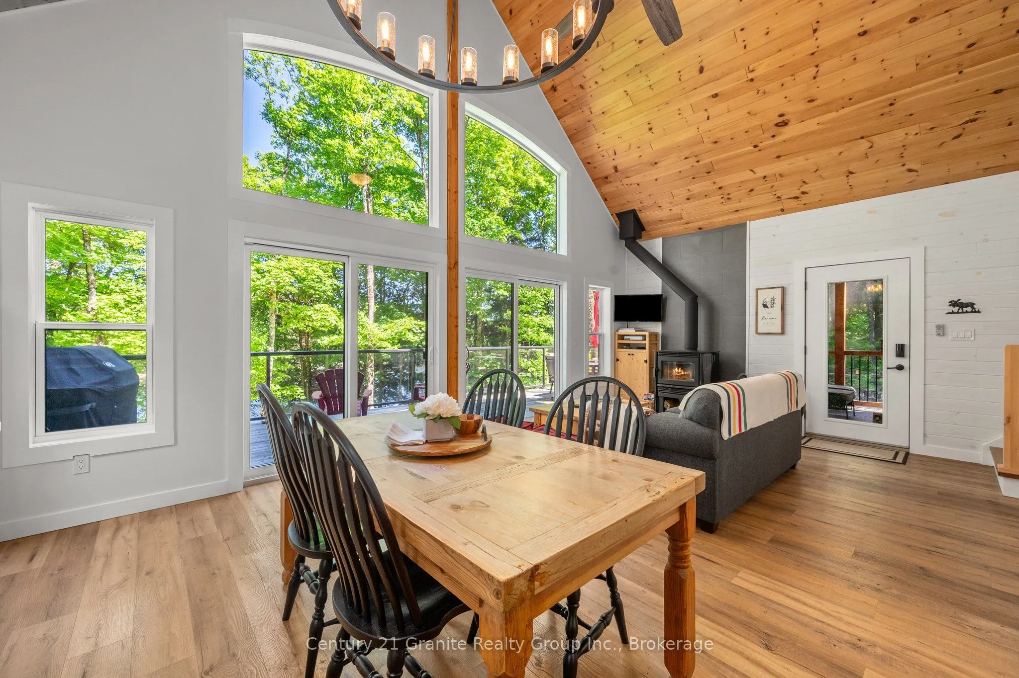 1577 RUGGED Lane