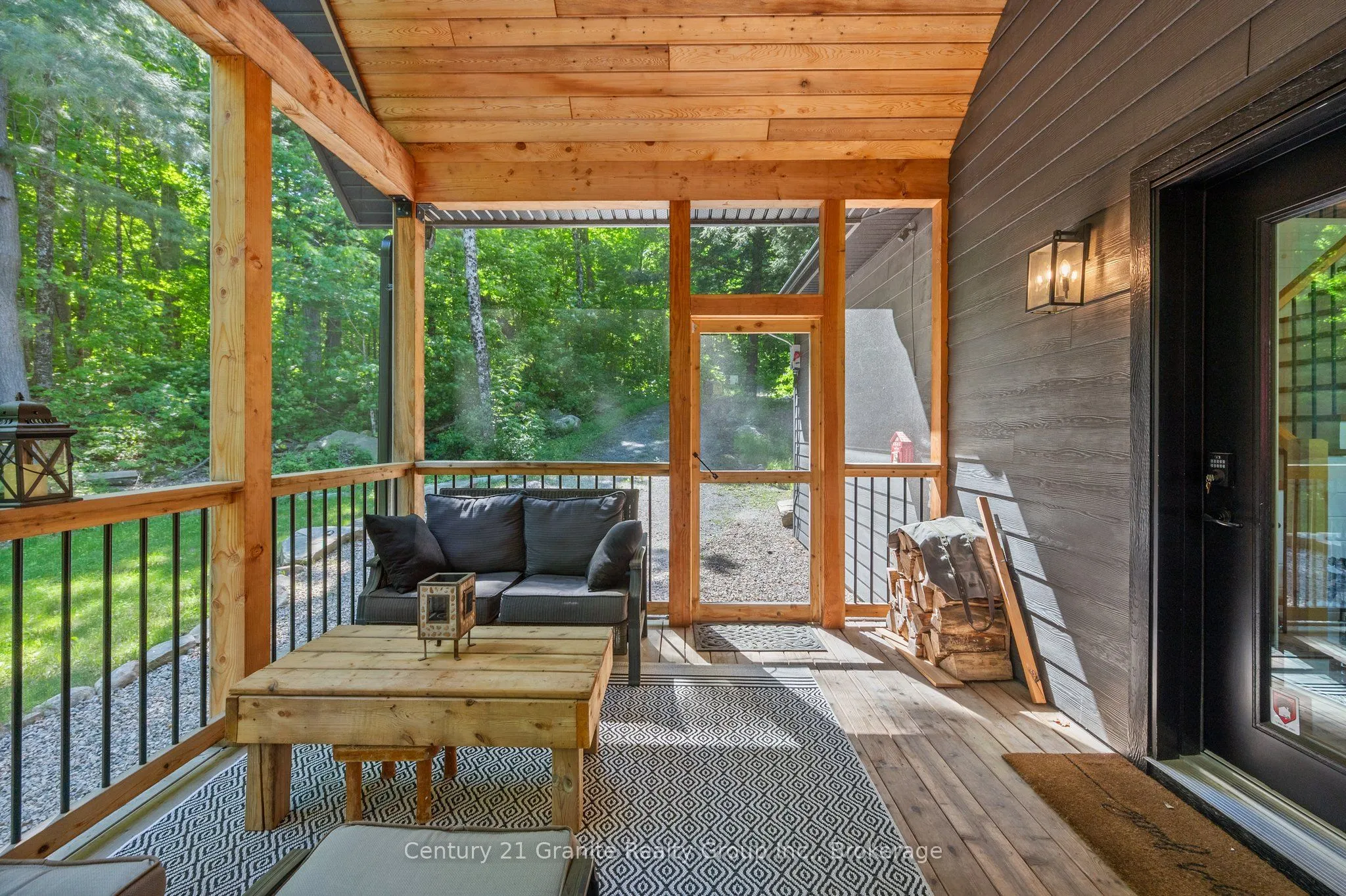 1577 RUGGED Lane