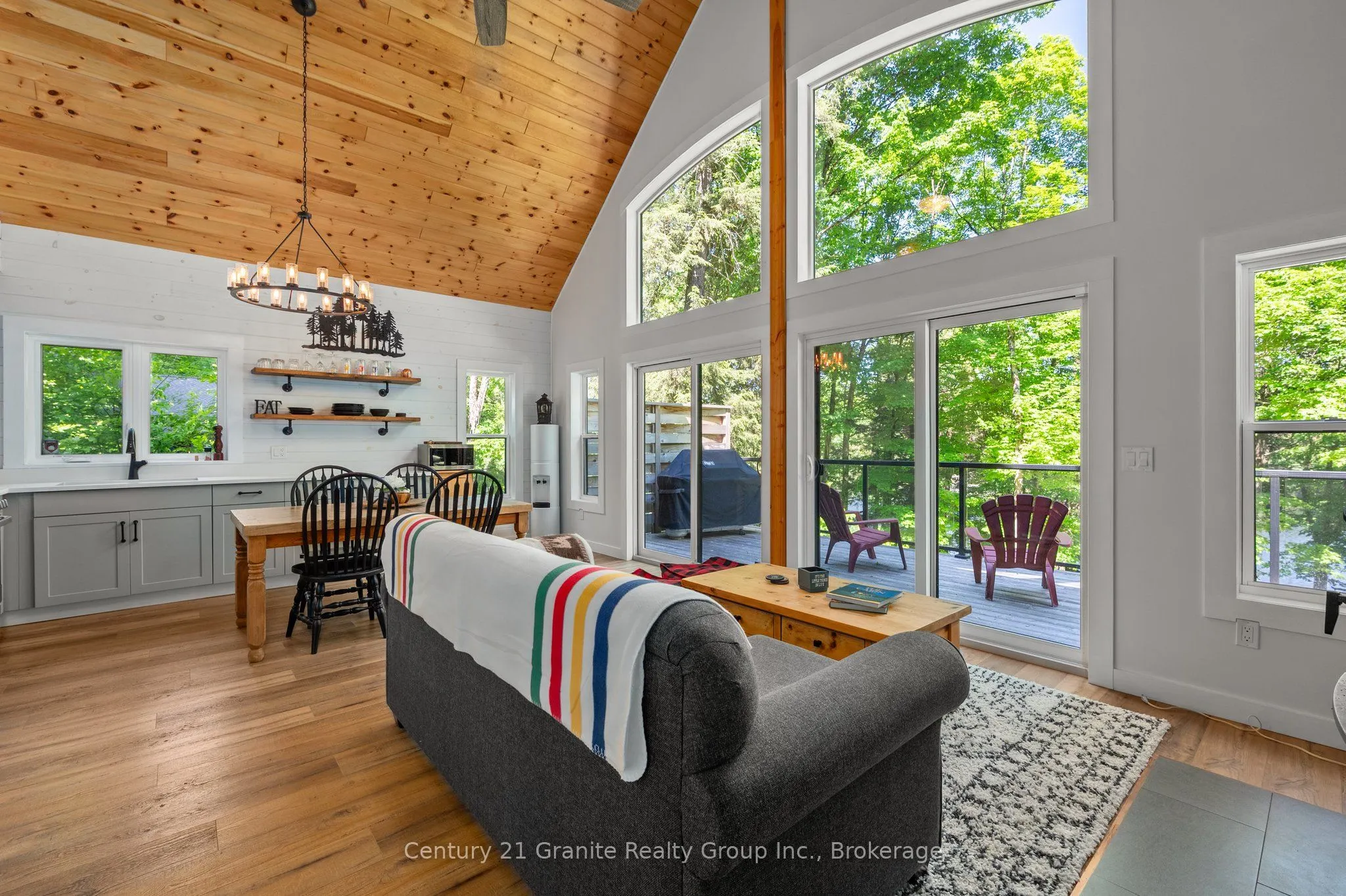 1577 RUGGED Lane