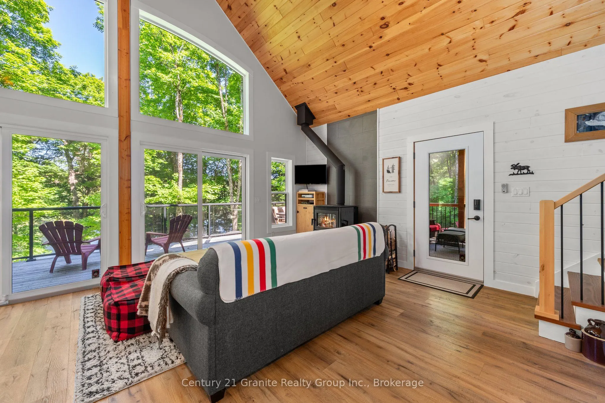 1577 RUGGED Lane
