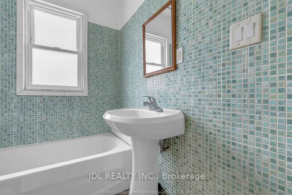 721-723 Campbell Avenue