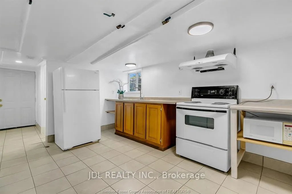 721-723 Campbell Avenue
