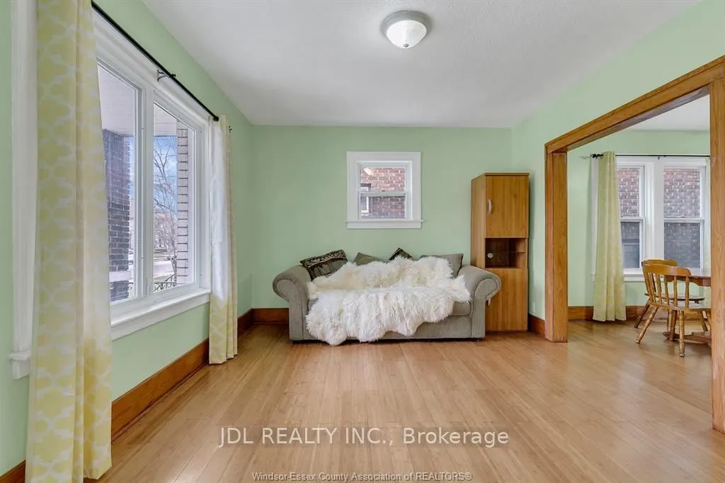 721-723 Campbell Avenue