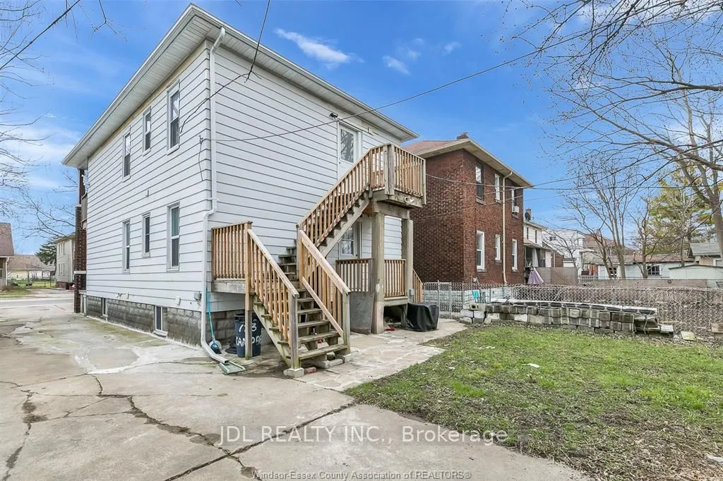721-723 Campbell Avenue