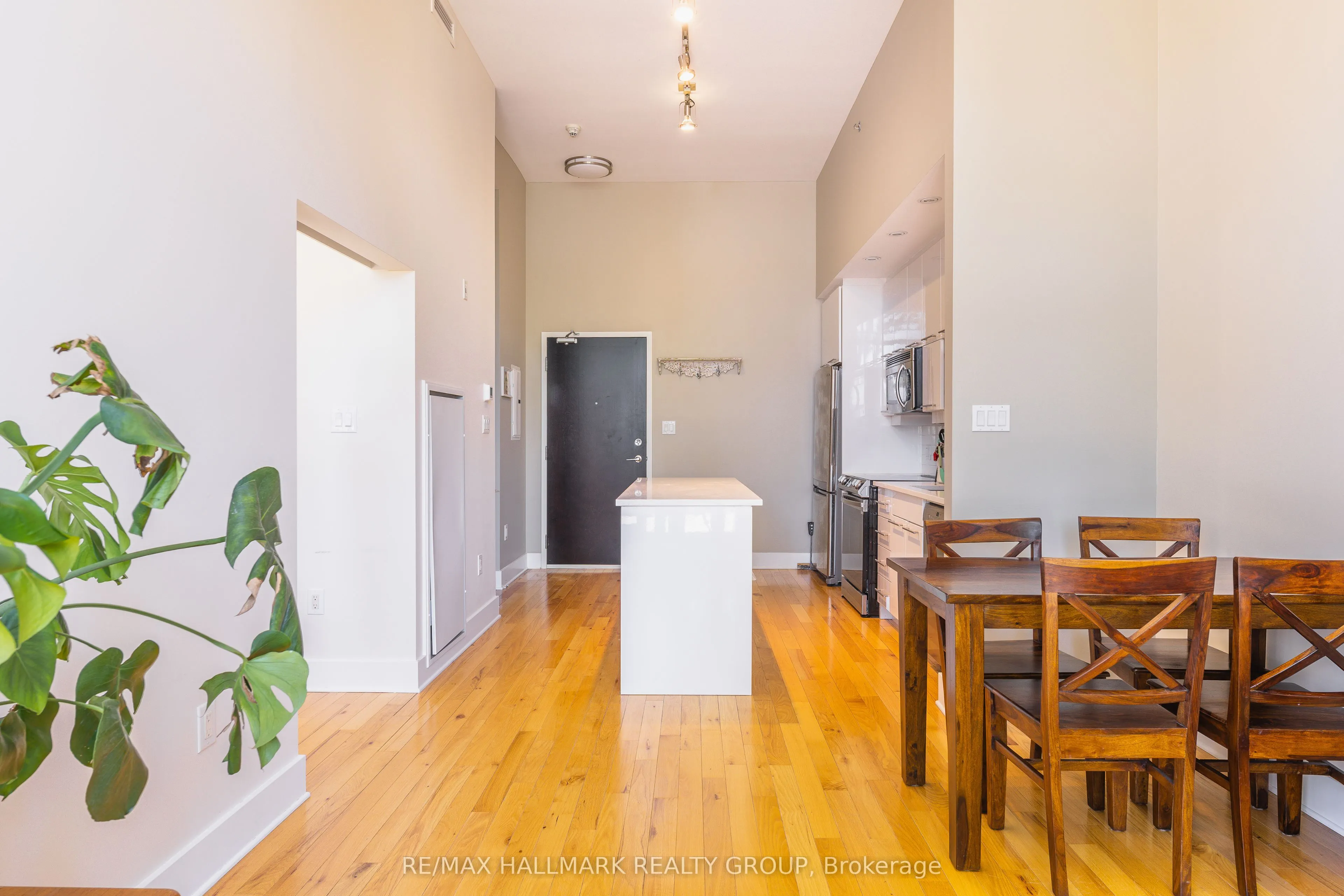 101 RICHMOND Road, #113