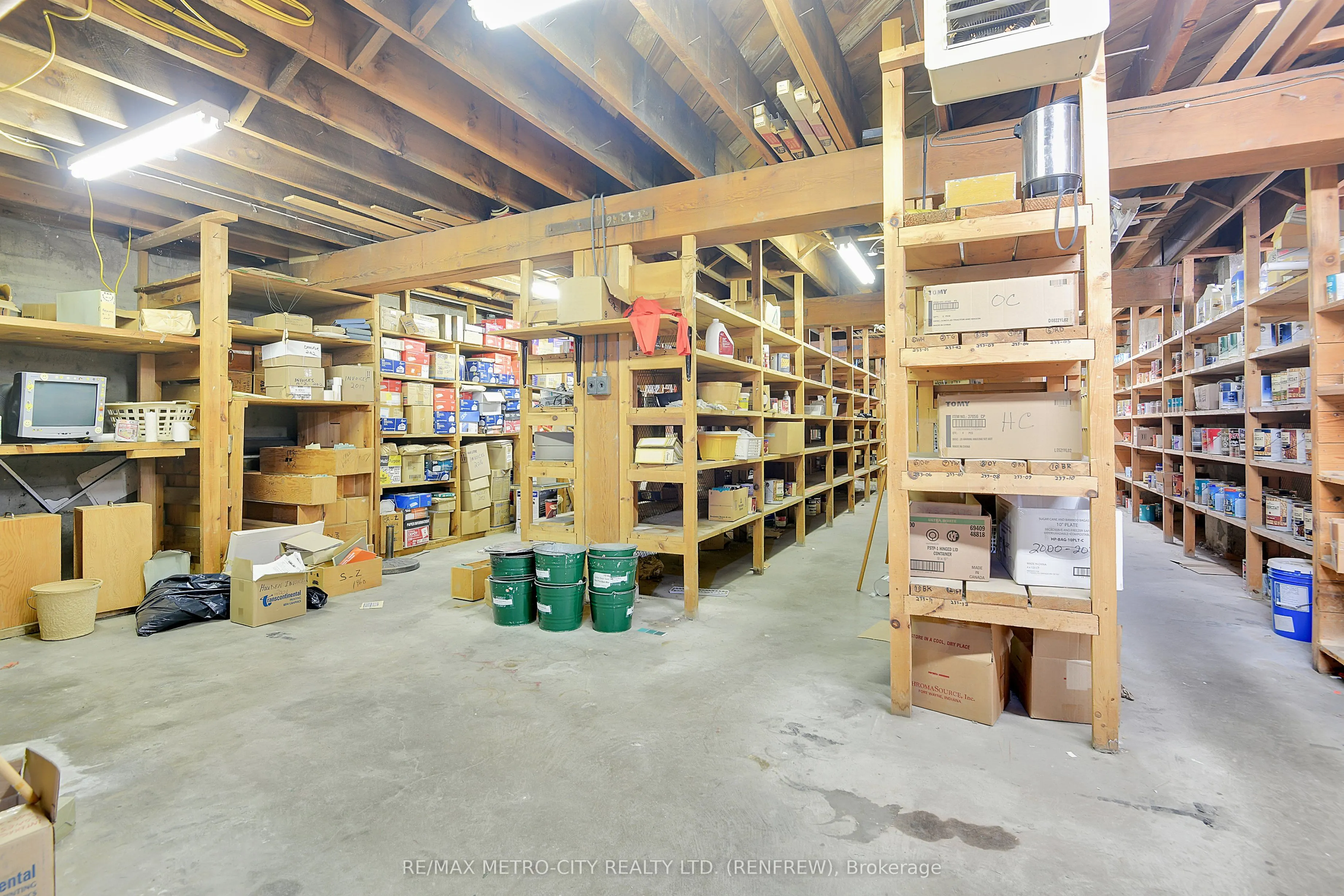 150 RAGLAN Street S