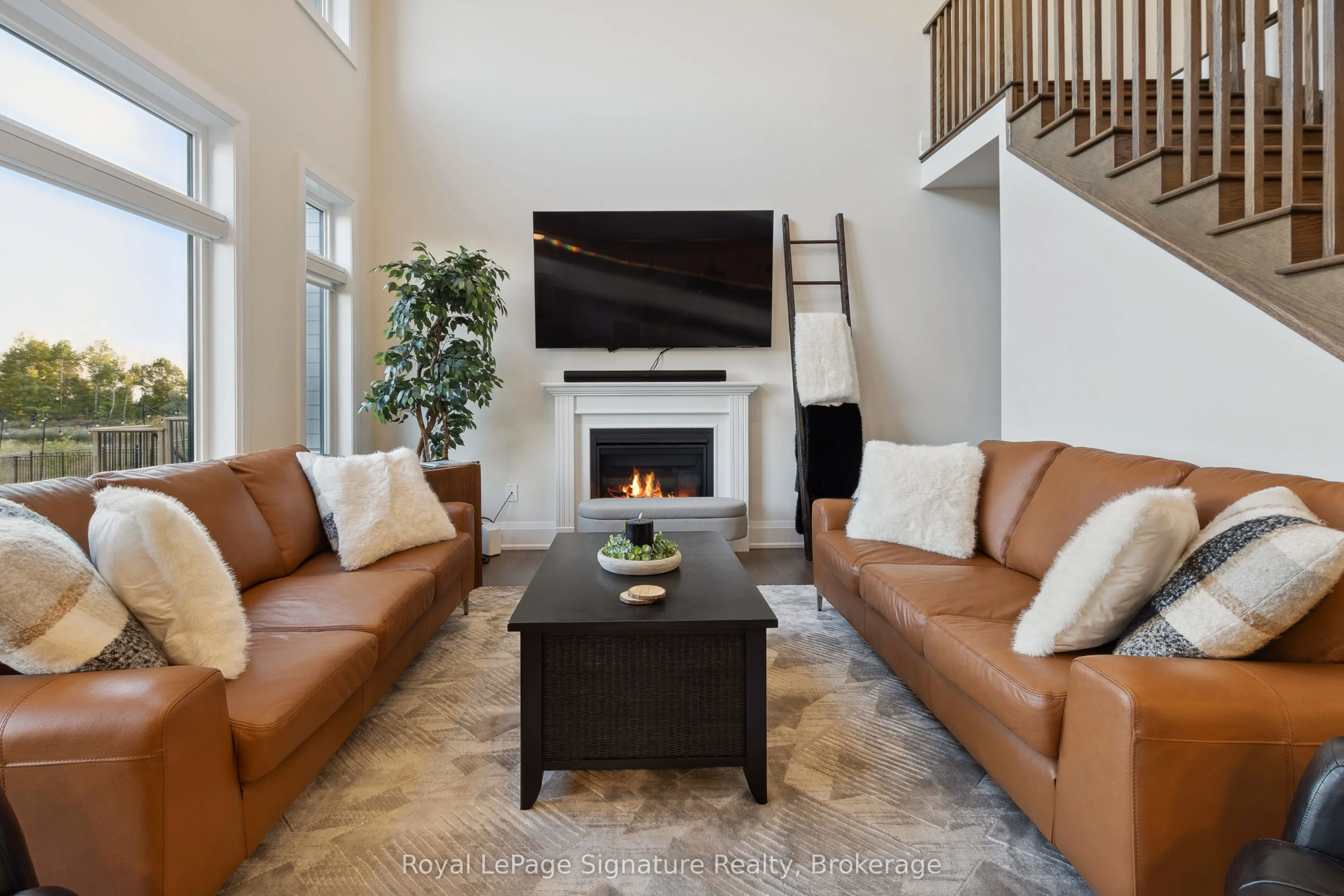 156 SPRINGSIDE Crescent
