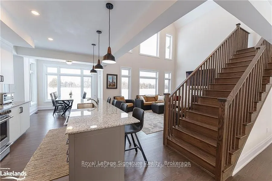 156 SPRINGSIDE Crescent