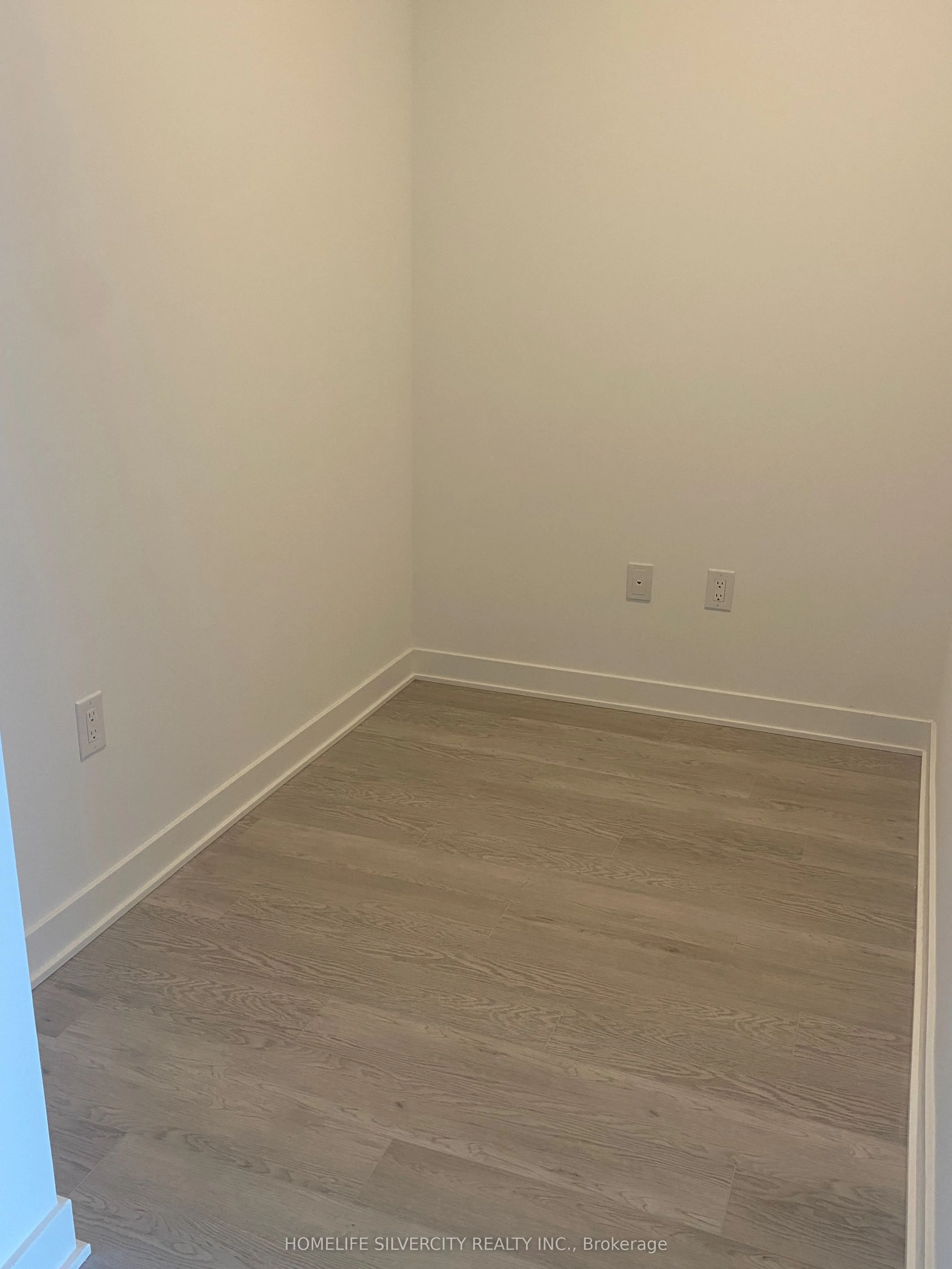 2782 Barton Street E, #908