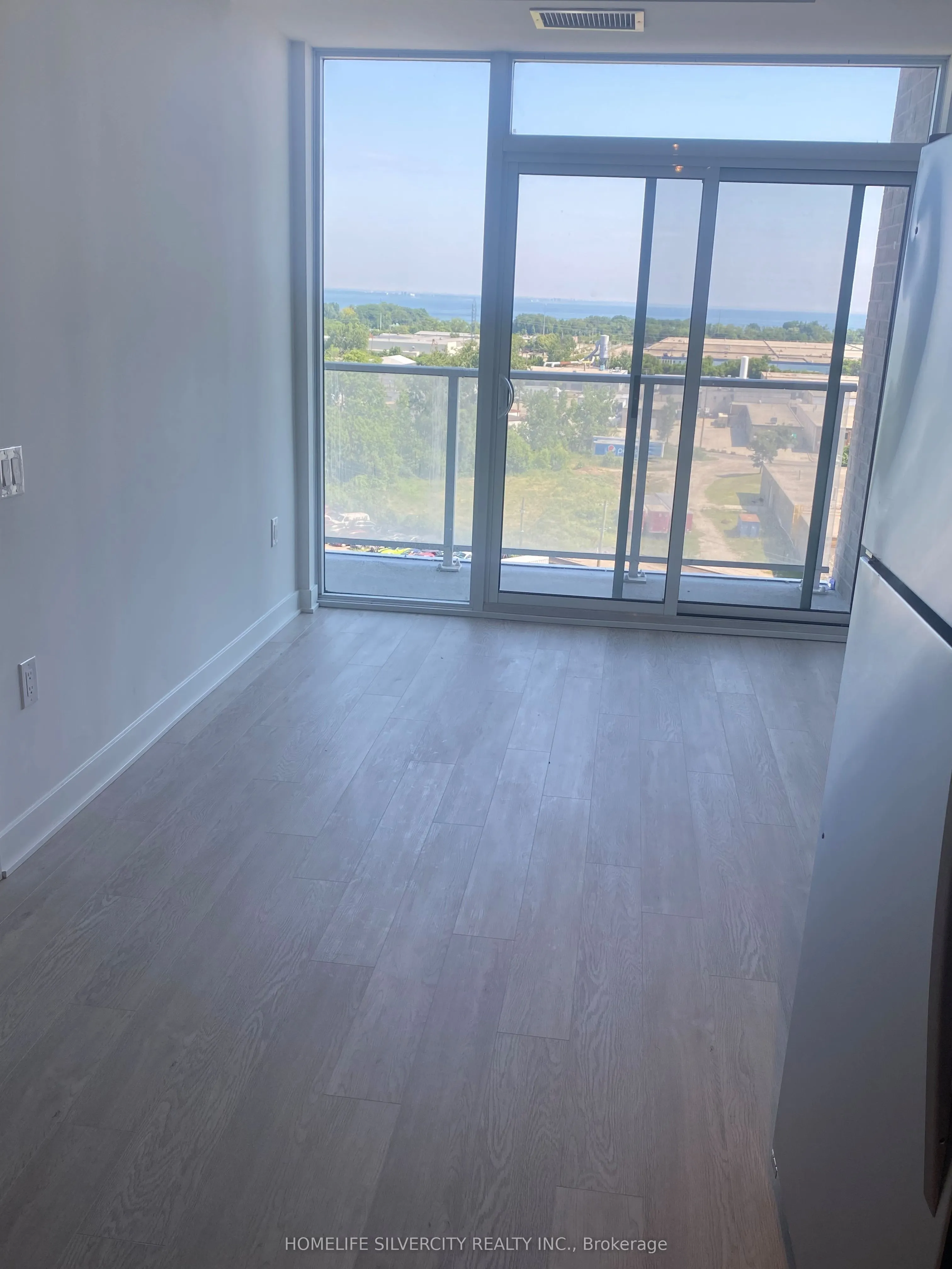 2782 Barton Street E, #908