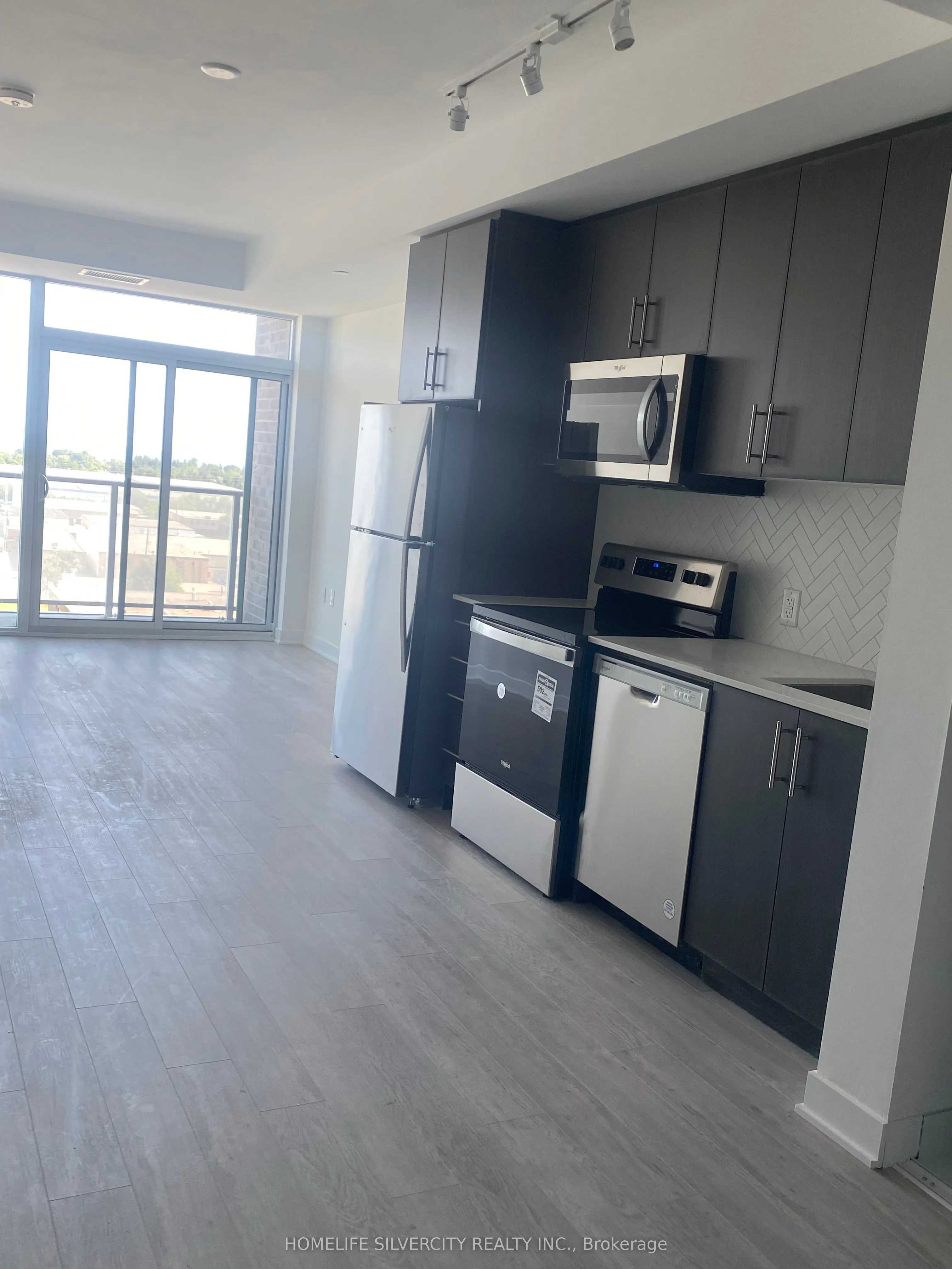 2782 Barton Street E, #908