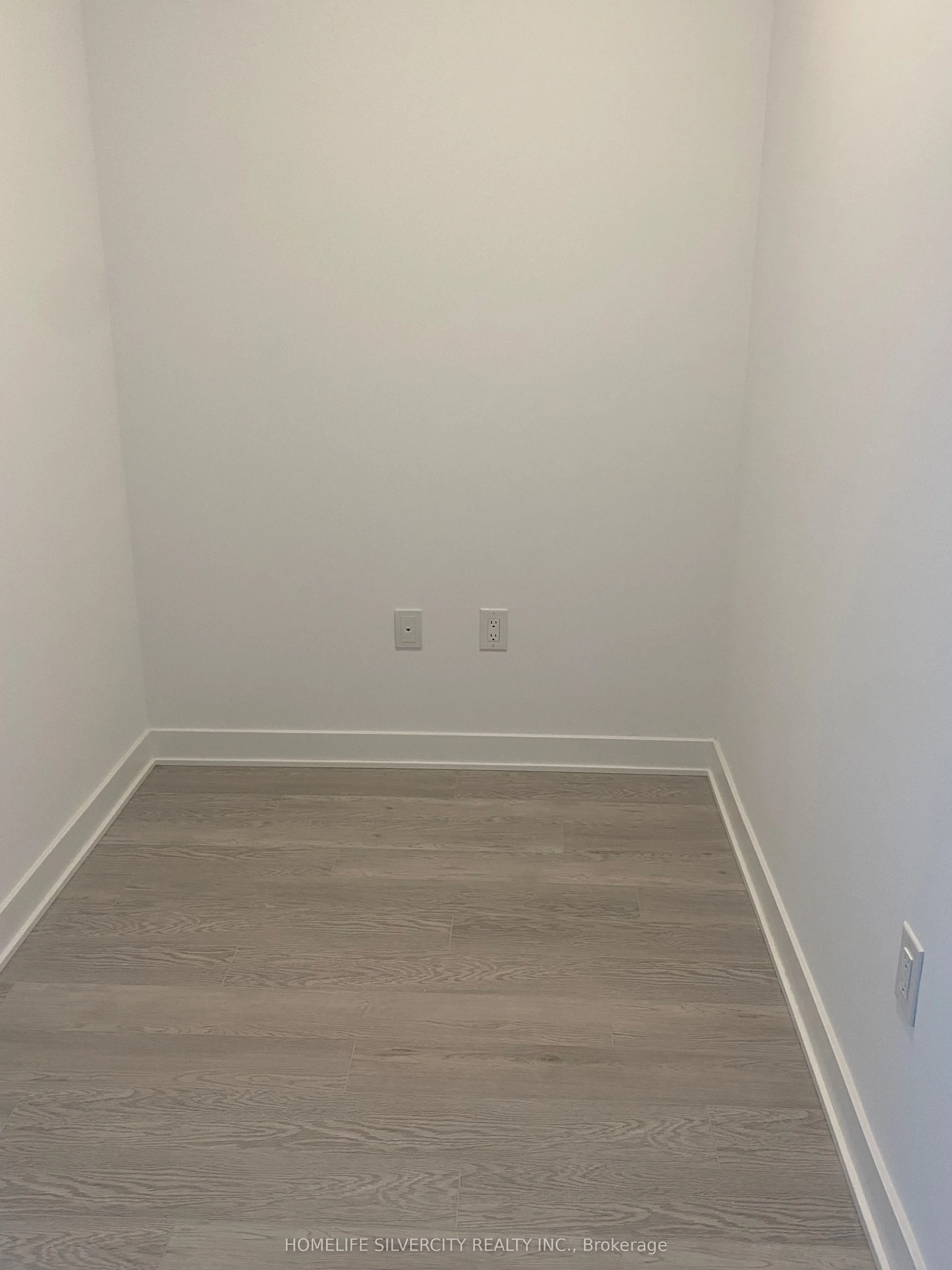 2782 Barton Street E, #908