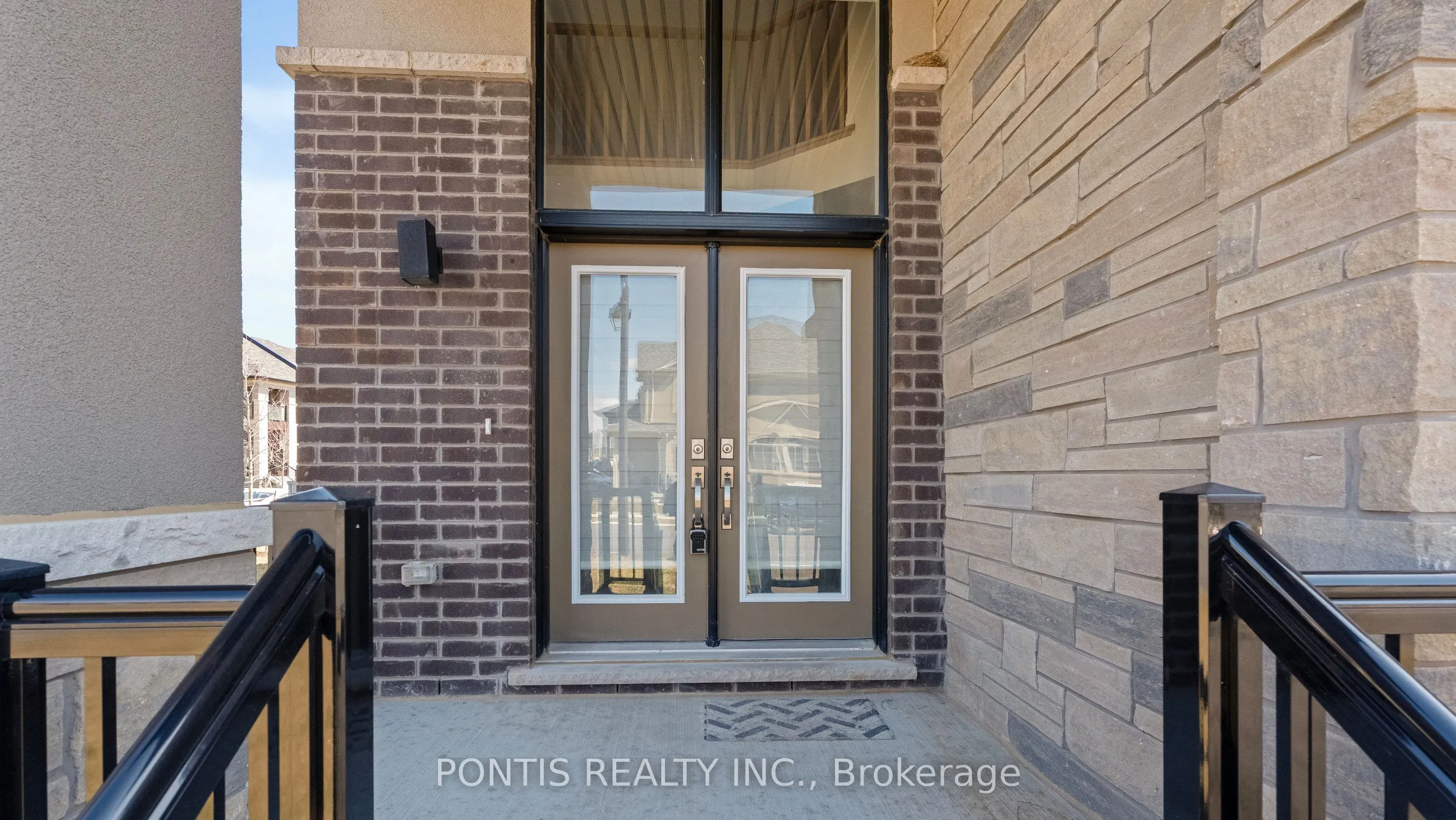 1 Brewis Street