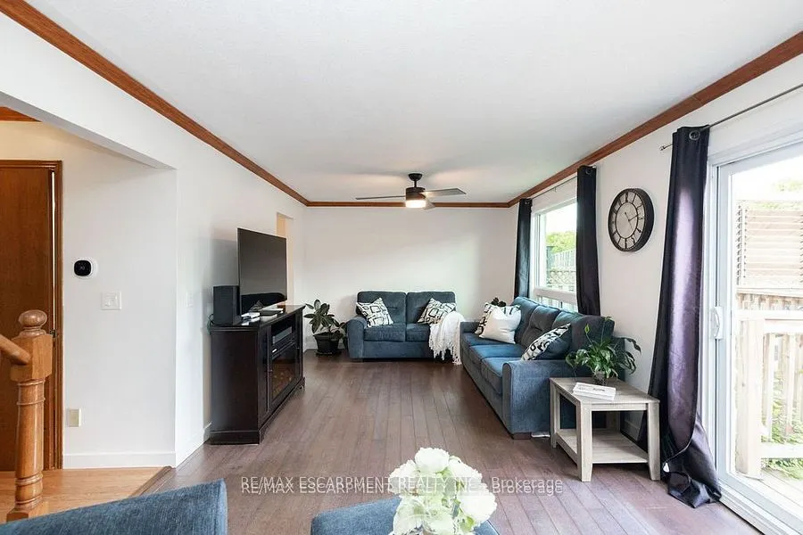 54 Merritt Crescent