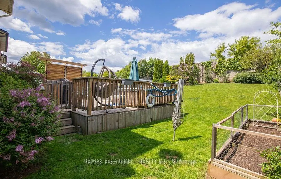 54 Merritt Crescent