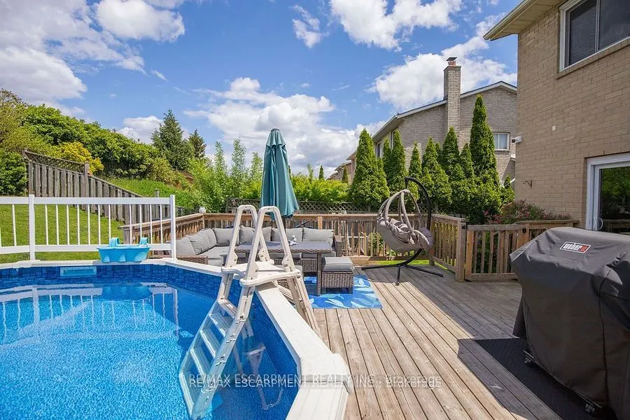 54 Merritt Crescent