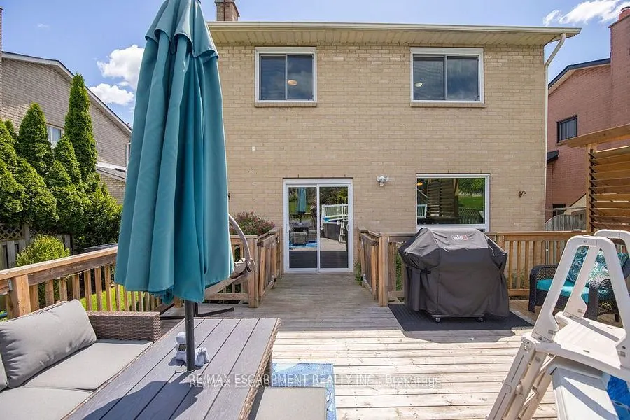 54 Merritt Crescent