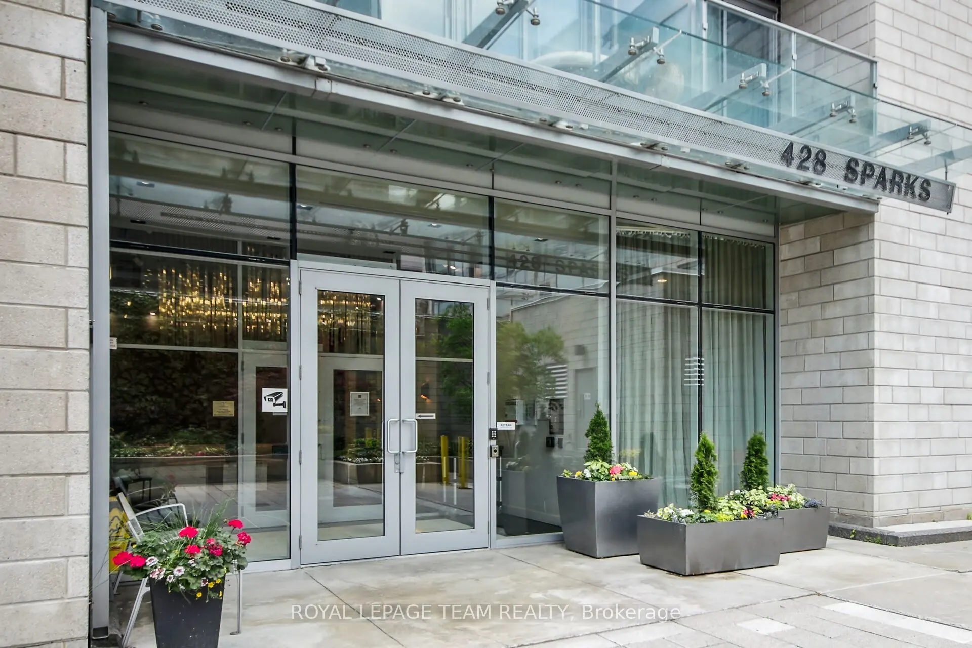 428 Sparks Street, #701