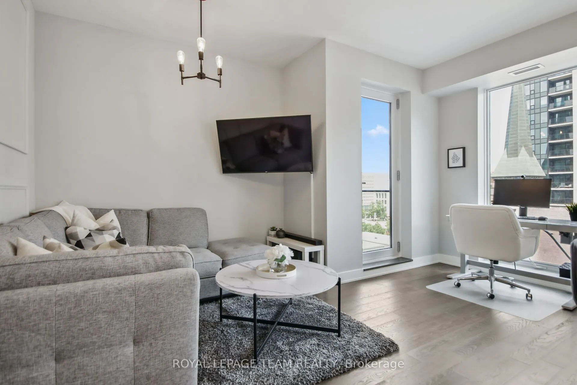 428 Sparks Street, #701