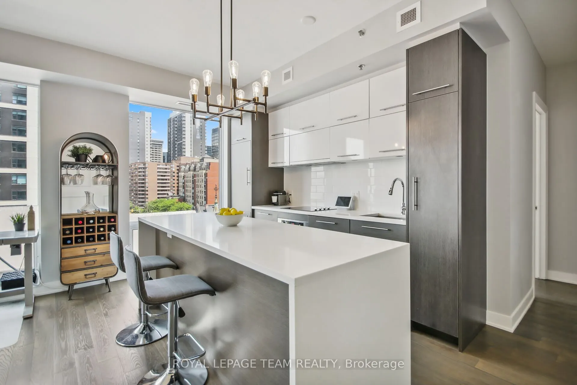 428 Sparks Street, #701