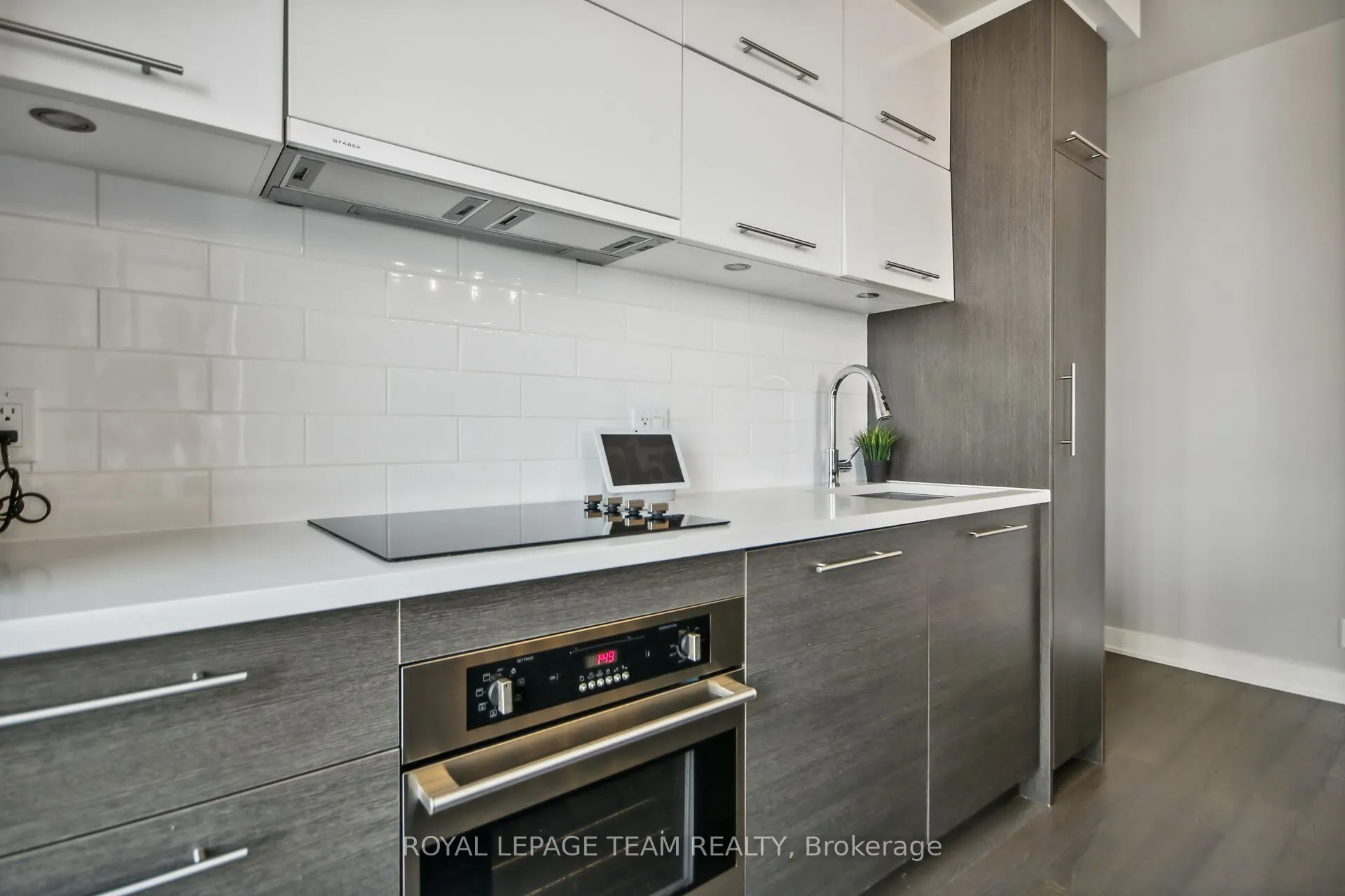 428 Sparks Street, #701