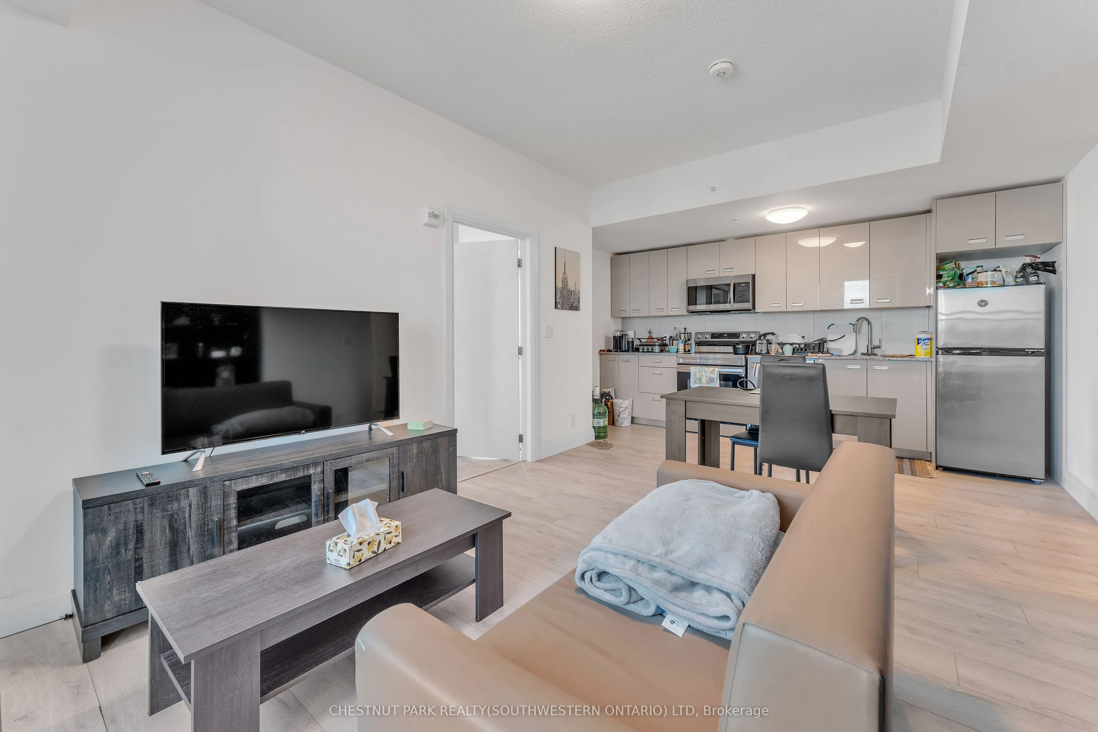 652 Princess Street, #925