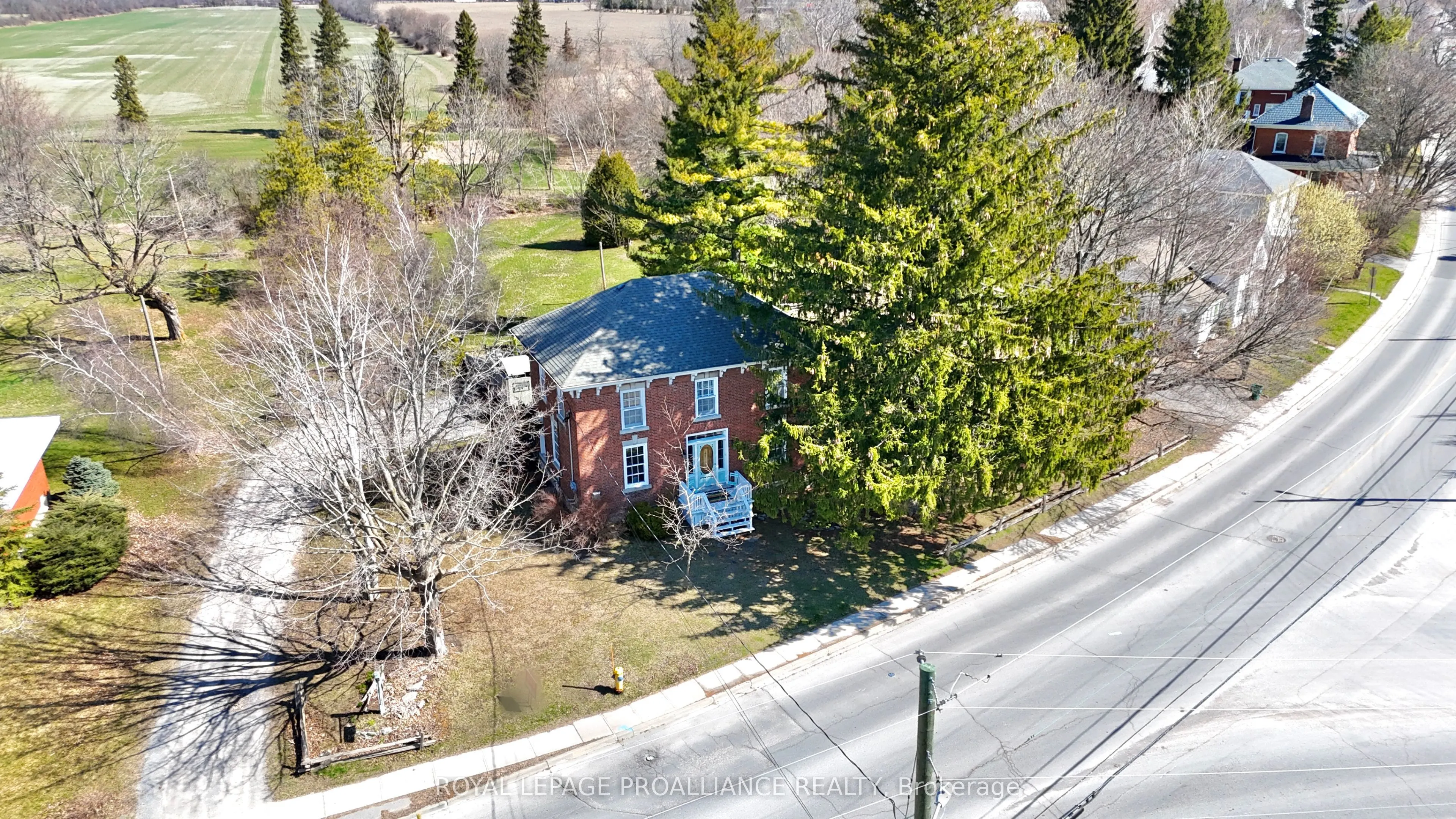374 Bloomfield Main Street