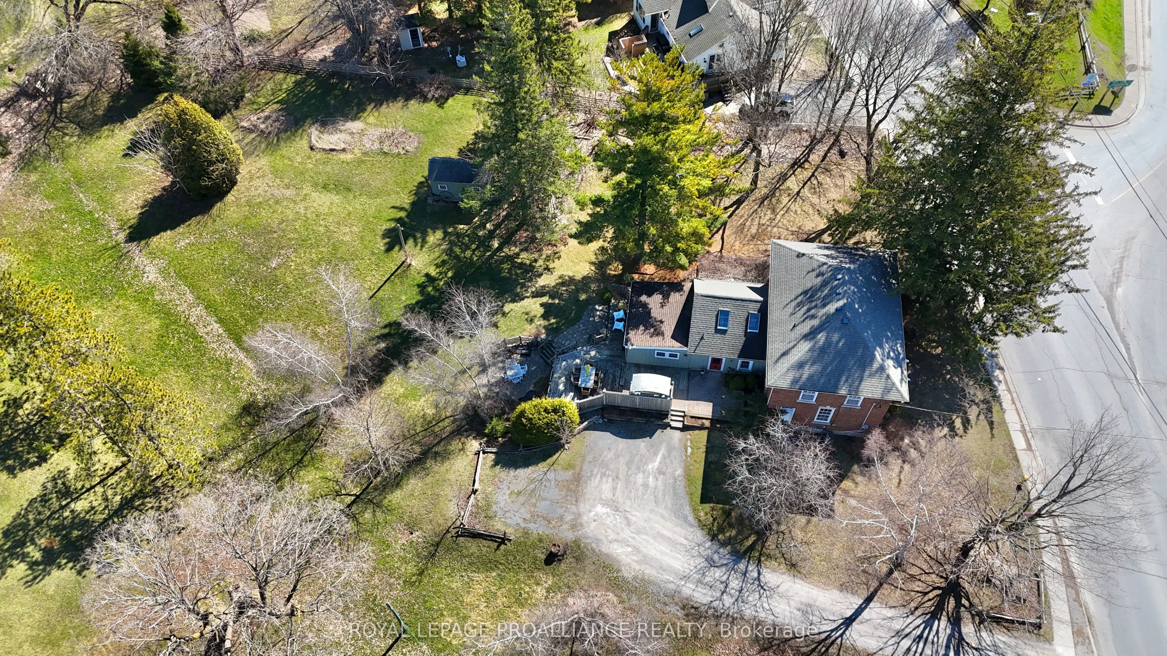 374 Bloomfield Main Street