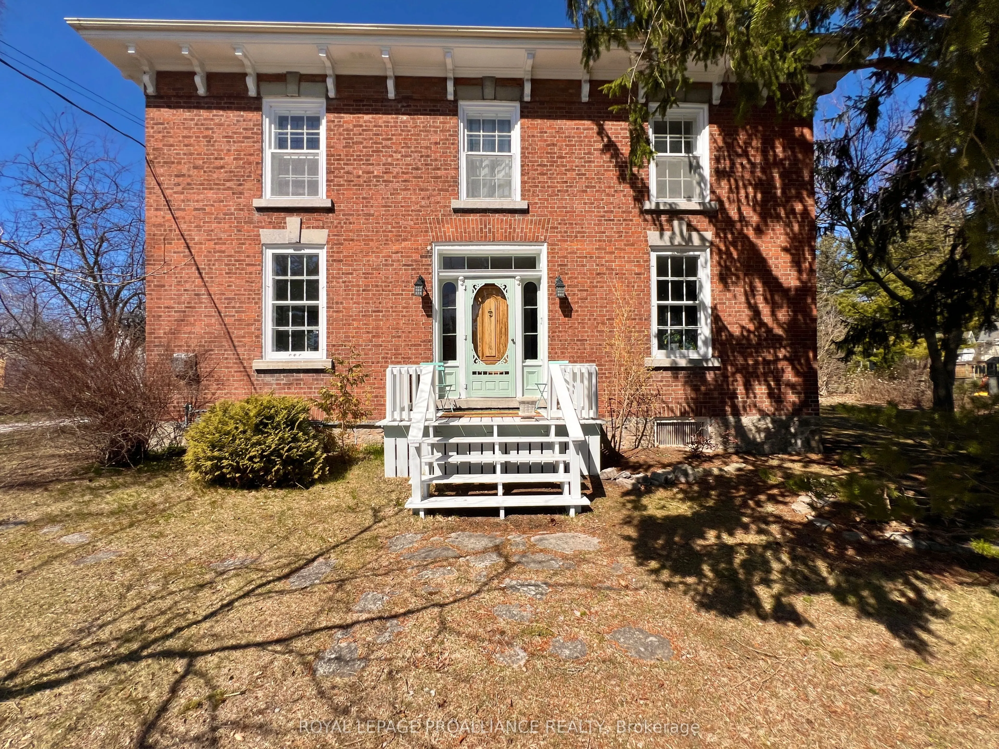 374 Bloomfield Main Street