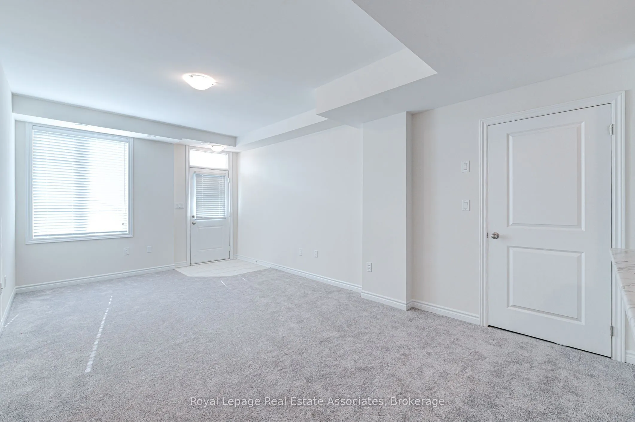 383 Dundas Street E, #53