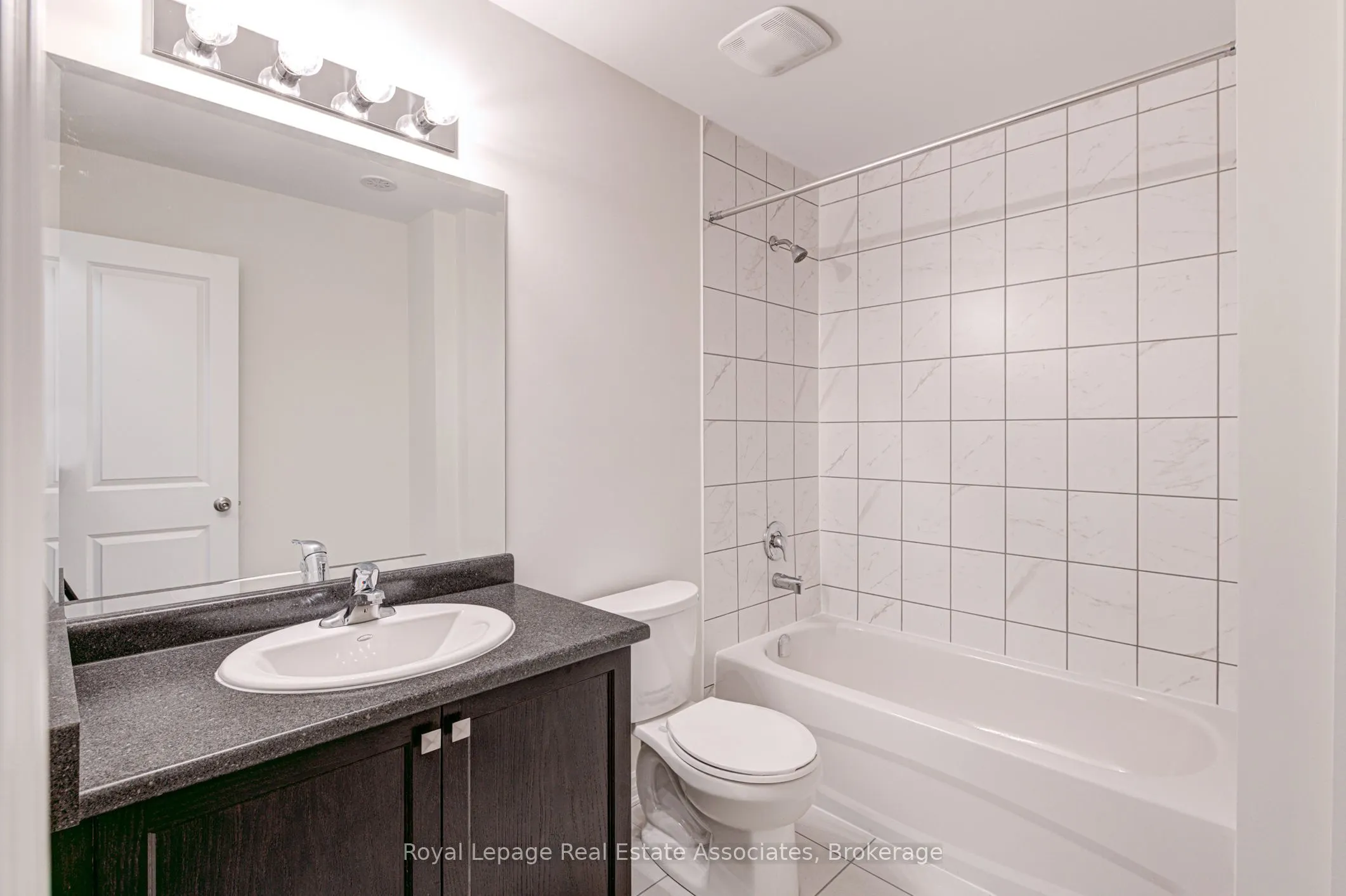 383 Dundas Street E, #53